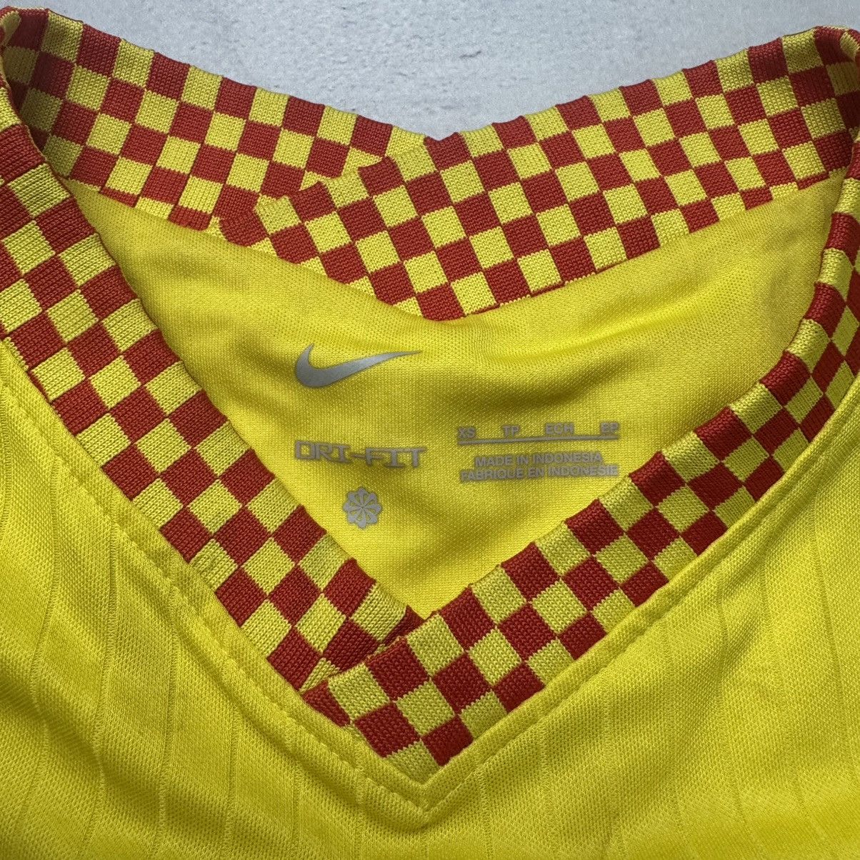 Nike Nike Liverpool 2021-22 Third Jersey Yellow Red Check XS Size US XS / EU 42 / 0 - 7 Thumbnail