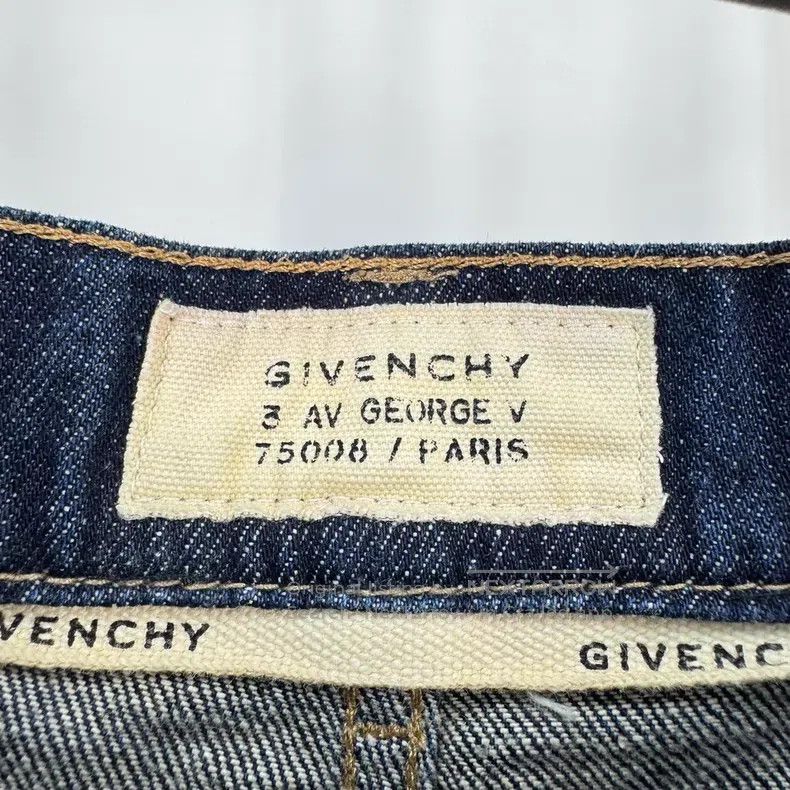 Givenchy Givenchy Side Letter Denim Shorts Size US 33 - 5 Thumbnail