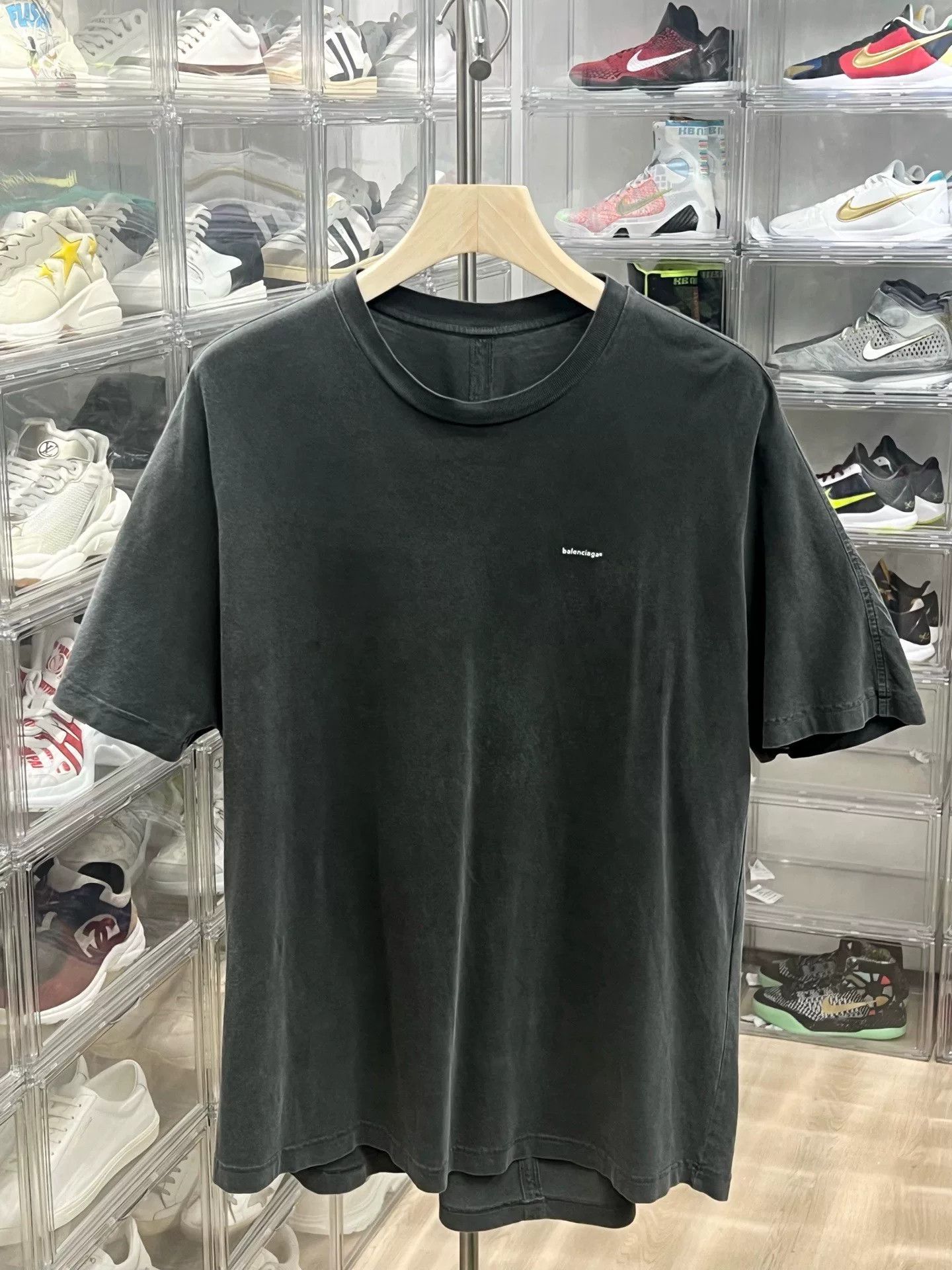 Balenciaga Balenciaga Gray Logo Short Sleeve T-Shirt Size US S / EU 44-46 / 1 - 1 Thumbnail