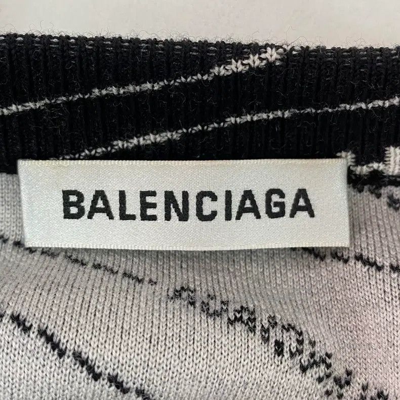 Balenciaga Balenciaga Black Logo-Embellished Top Size US XS / EU 42 / 0 - 7 Thumbnail