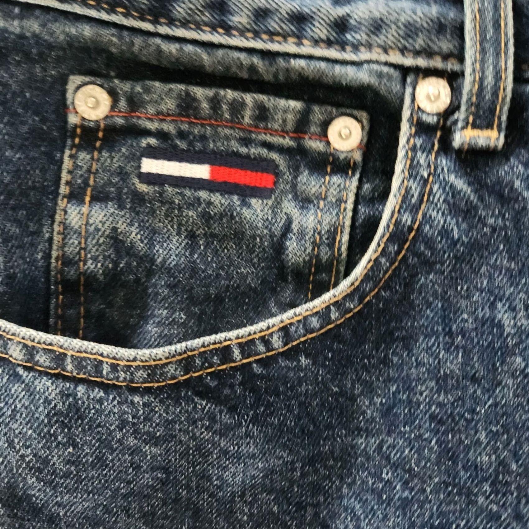 Tommy Hilfiger VINTAGE Tommy Hilfiger Jeans 38 x 34 Denim 90s Logo Hip Hop Straight Baggy Mens Size 38 Blue Size US 38 / EU 54 - 3 Thumbnail
