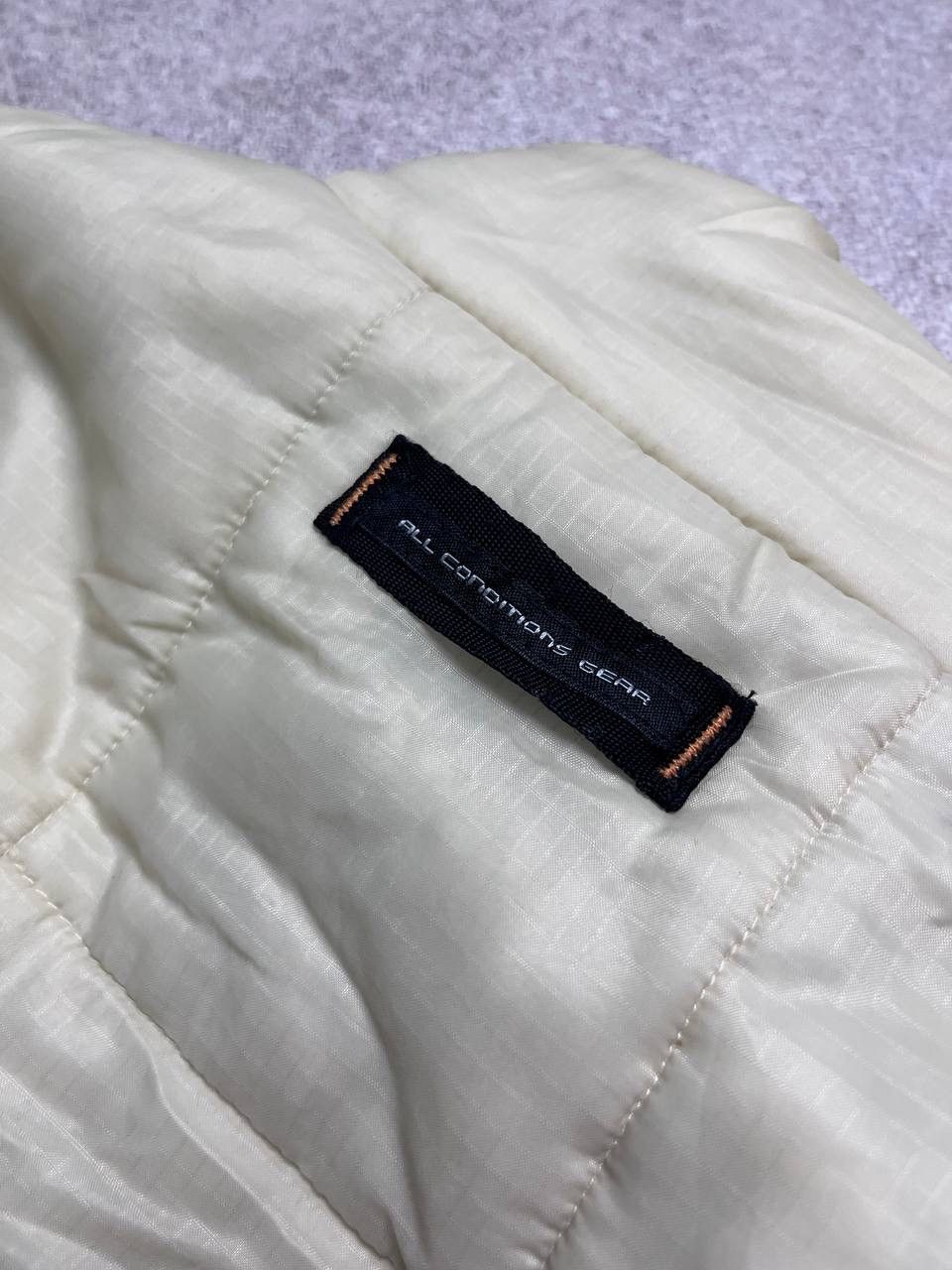Nike ACG Vintage Nike ACG Winter Down Puffer Jacket Y2K L Size US L / EU 52-54 / 3 - 7 Thumbnail