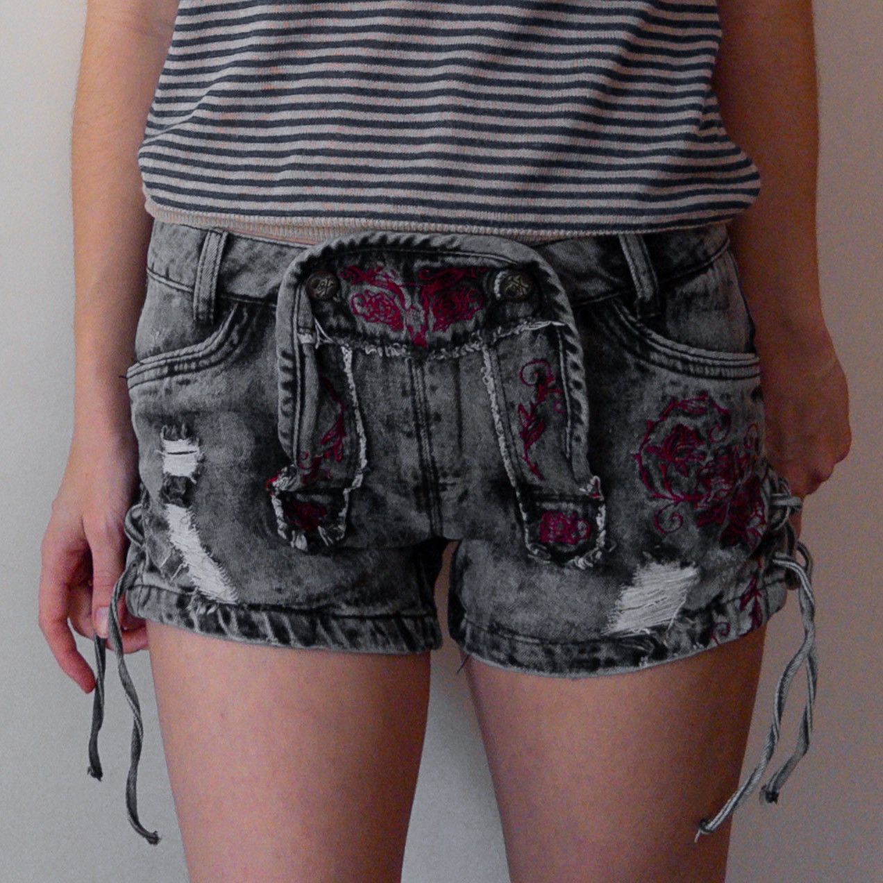 Vintage Black Premium by EMP Grunge denim mini embroidery shorts y2k Size 27" / US 4 / IT 40 - 6 Thumbnail