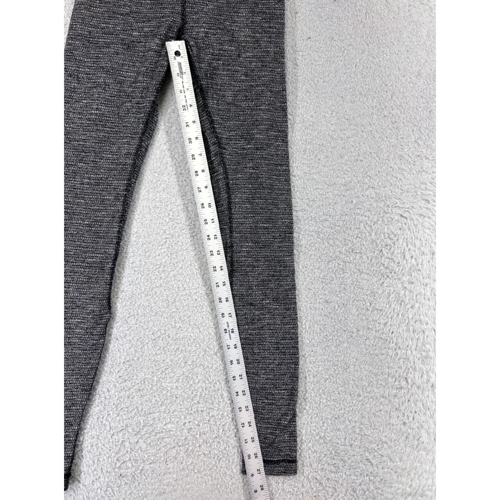 Lululemon Lululemon Gym Yoga Leggings Women's 6 Gray Cropped Skinny Pockets Zip Pocket Legging 27 in Inseam Size 28" / US 6 / IT 42 - 7 Thumbnail