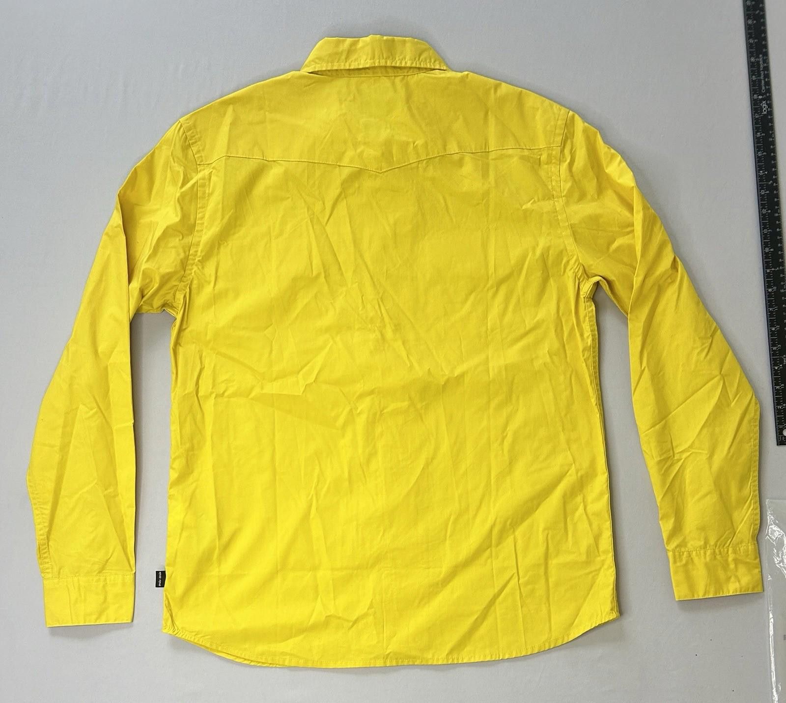 Quiksilver Quiksilver Blank Canvas Yellow Button Up Shirt Large NWT Size US L / EU 52-54 / 3 - 2 Thumbnail