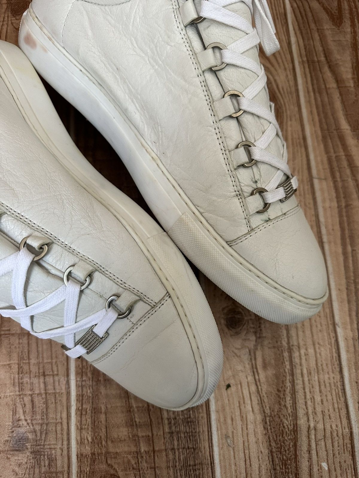 Balenciaga Balenciaga Arena Cracked White Leather Lowtop Sneaks Size US 13 / EU 46 - 6 Thumbnail