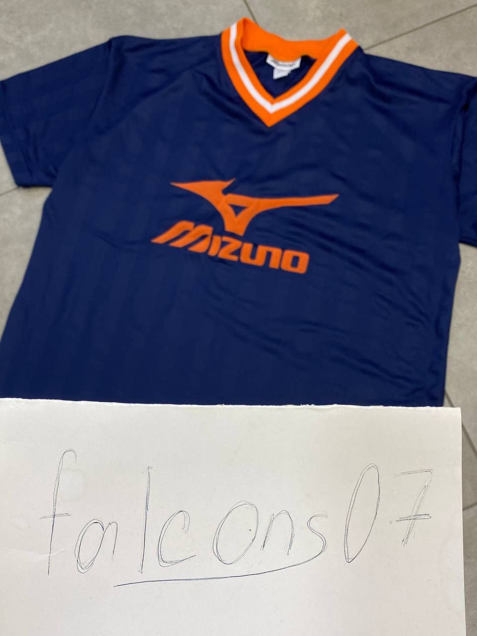 Mizuno Vintage Mizuno 90s Big Logo V-Neck Jersey T-Shirt Size US M / EU 48-50 / 2 - 2 Thumbnail