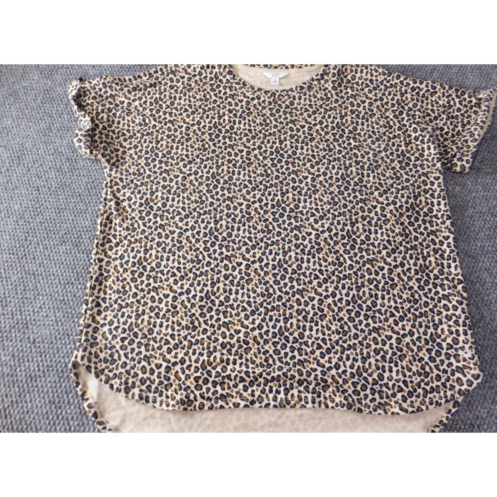 Vintage Crown & Ivy Blouse XL Brown Animal Print Crew Neck Short Sleeve Pullover Kin Knit Polyester Rayon Button Women's Live/Regular Fit Size XL / US 12-14 / IT 48-50 - 3 Thumbnail