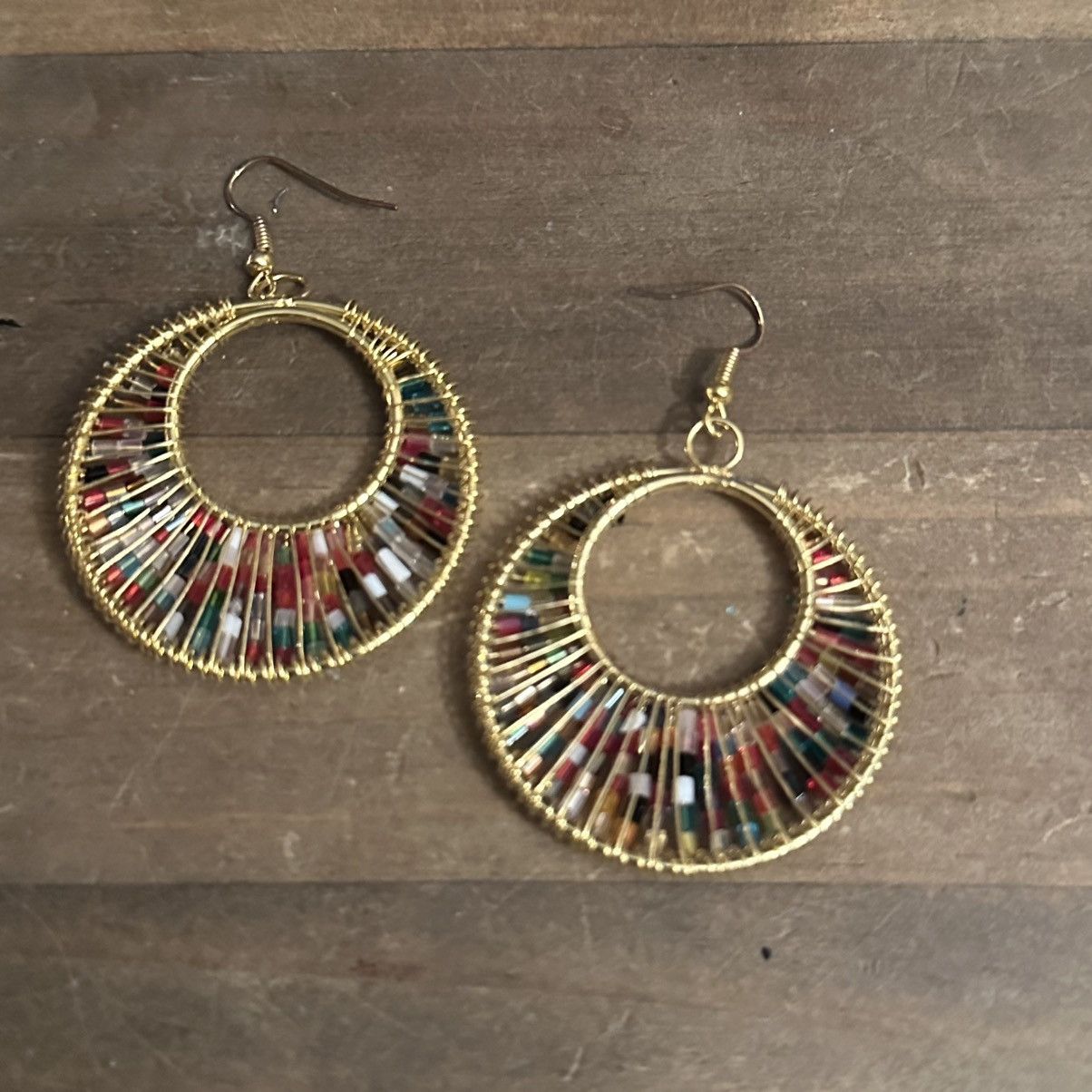 Other Gold tone multicolor beaded hoop earrings Size ONE SIZE - 4 Thumbnail