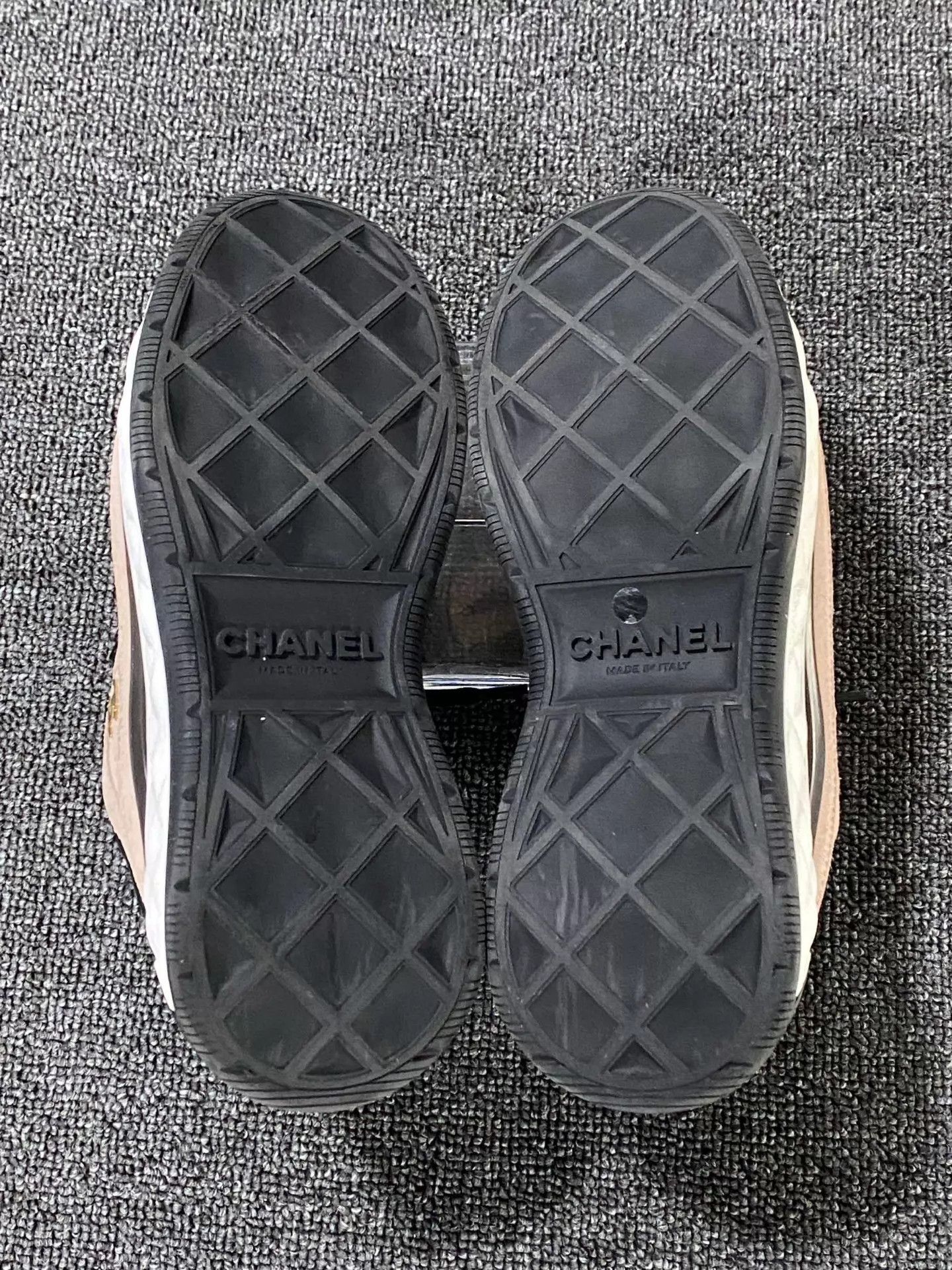 Chanel Chanel 98 new nude pink metal logo sneakers 37 Size US 6.5 / IT 36.5 - 6 Thumbnail