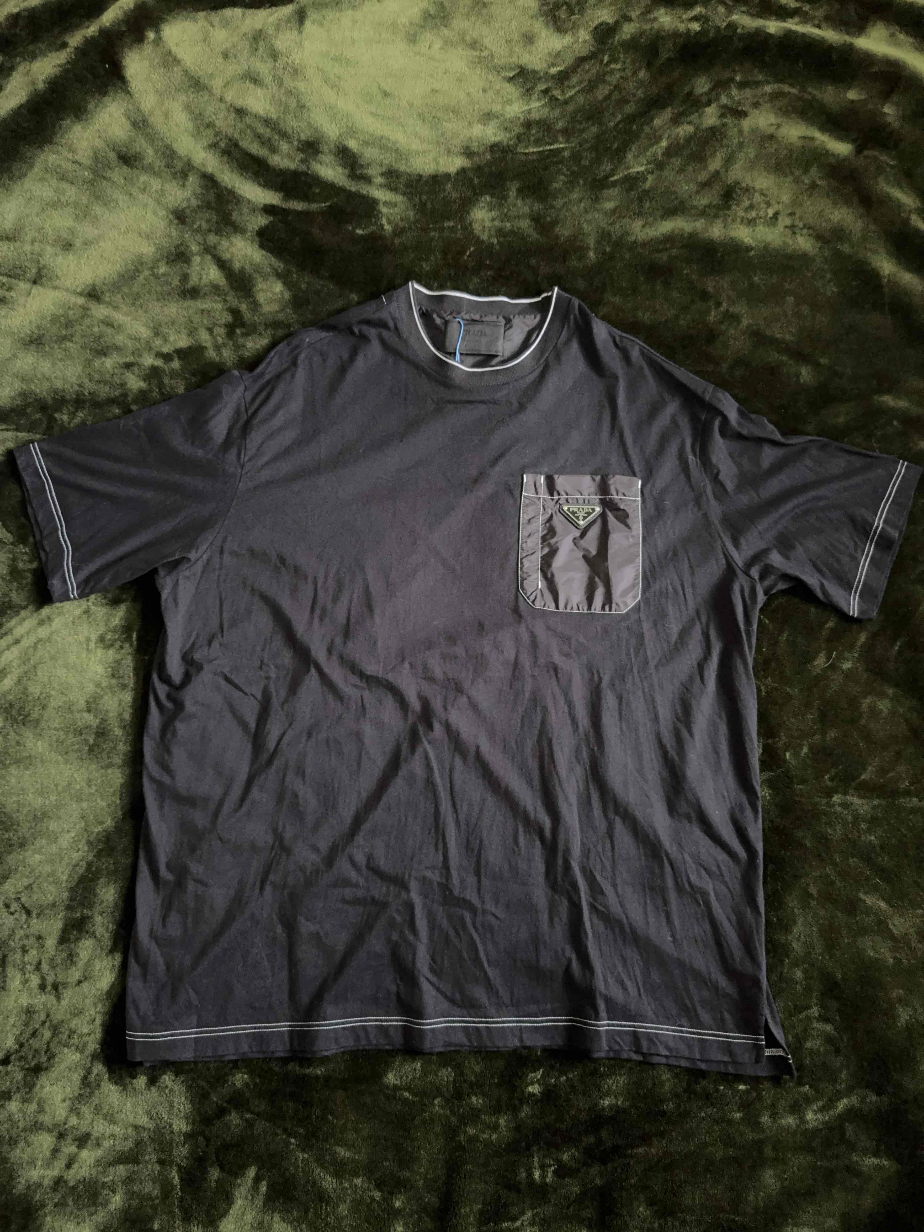 Prada Prada Logo Patch Pocket T-Shirt Size M Size US M / EU 48-50 / 2 - 1 Thumbnail