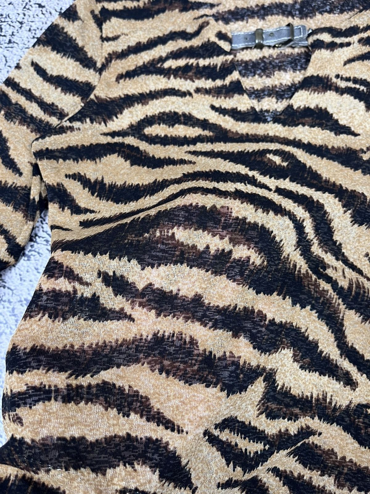Japanese Brand Vintage Glamour tiger pattern cavalli style longsleeve top Size S / US 4 / IT 40 - 5 Thumbnail