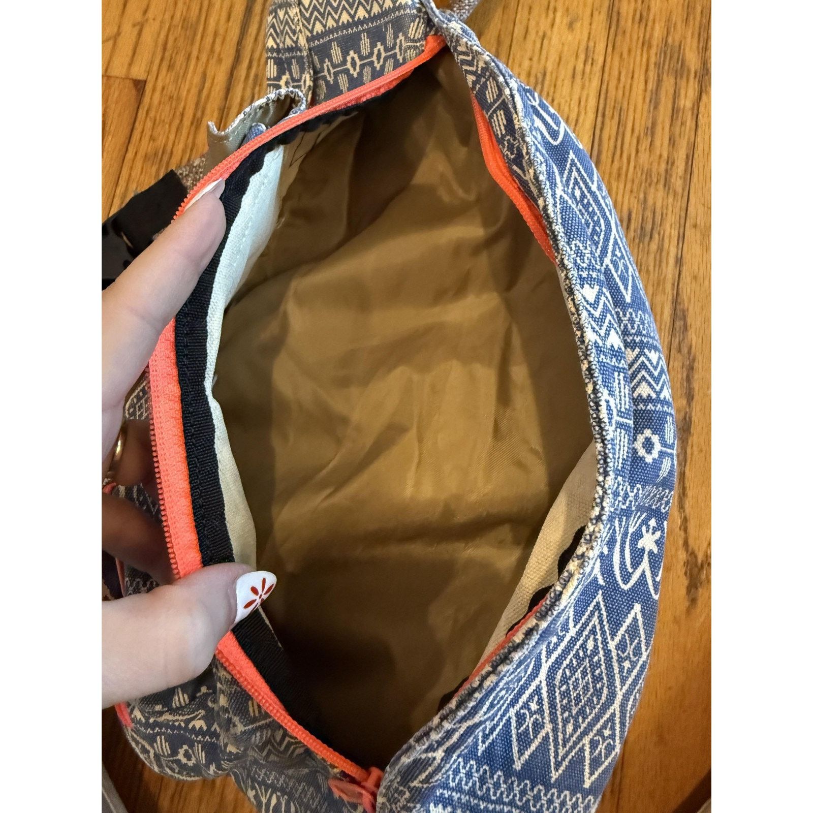 KAVU KAVU Rope Sling Bag Womens Blue White Aztec Pattern Backpack Size ONE SIZE - 12 Thumbnail
