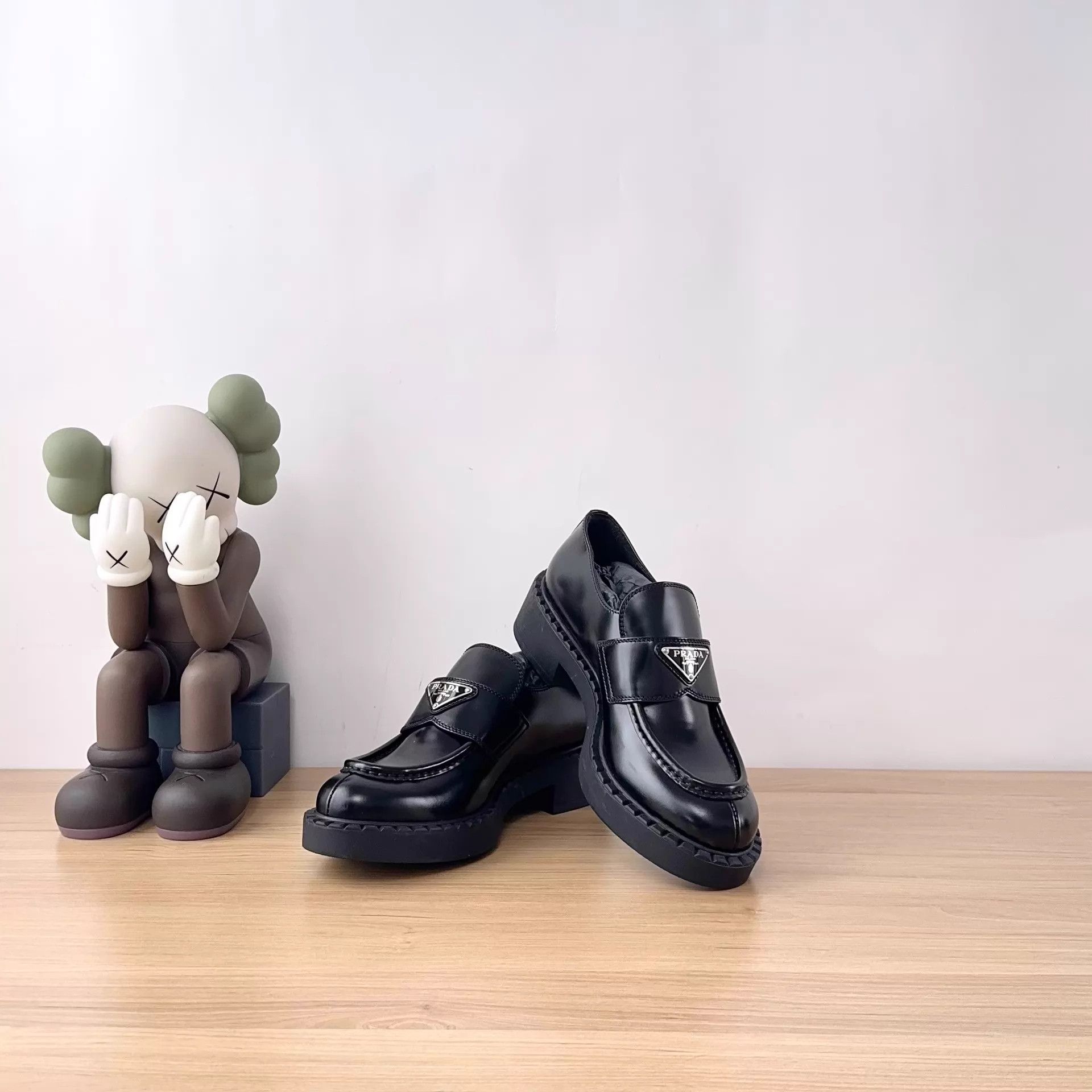 Prada Prada Loafer 37.5 Size US 7 / IT 37 - 4 Thumbnail