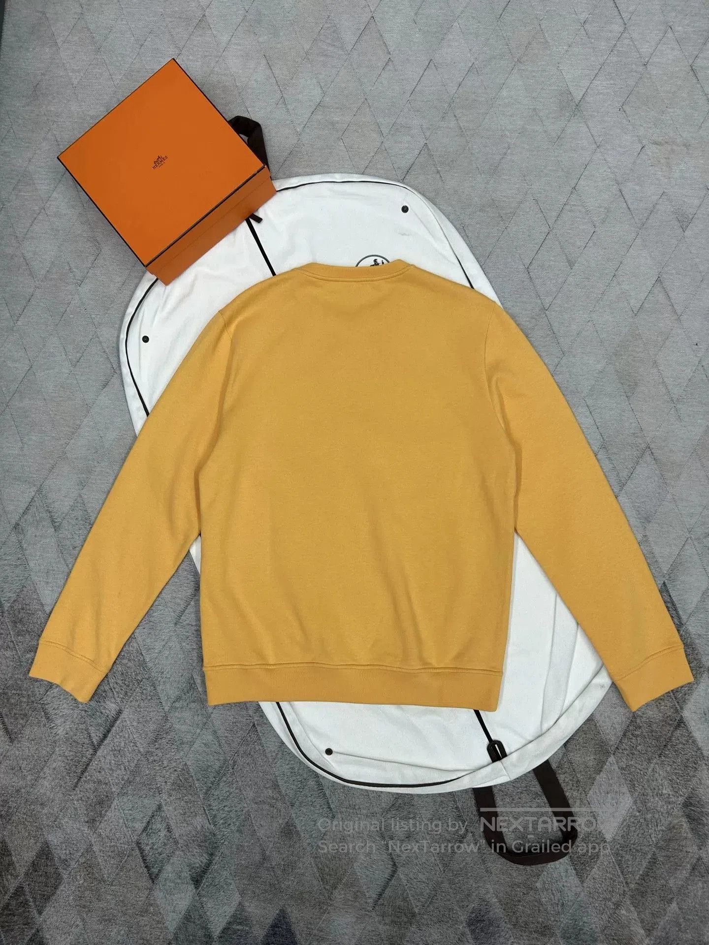 Hermes Hermes Embroidered Lambskin Horseshoe Sweatshirt. Size US XL / EU 56 / 4 - 4 Thumbnail