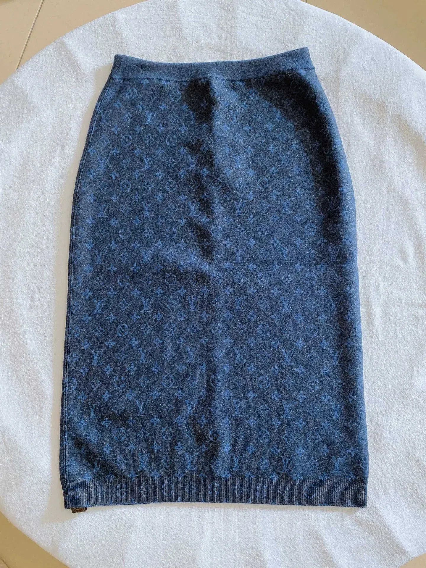 Louis Vuitton LV Wool Logo Knit Skirt. Size 37" - 1 Thumbnail