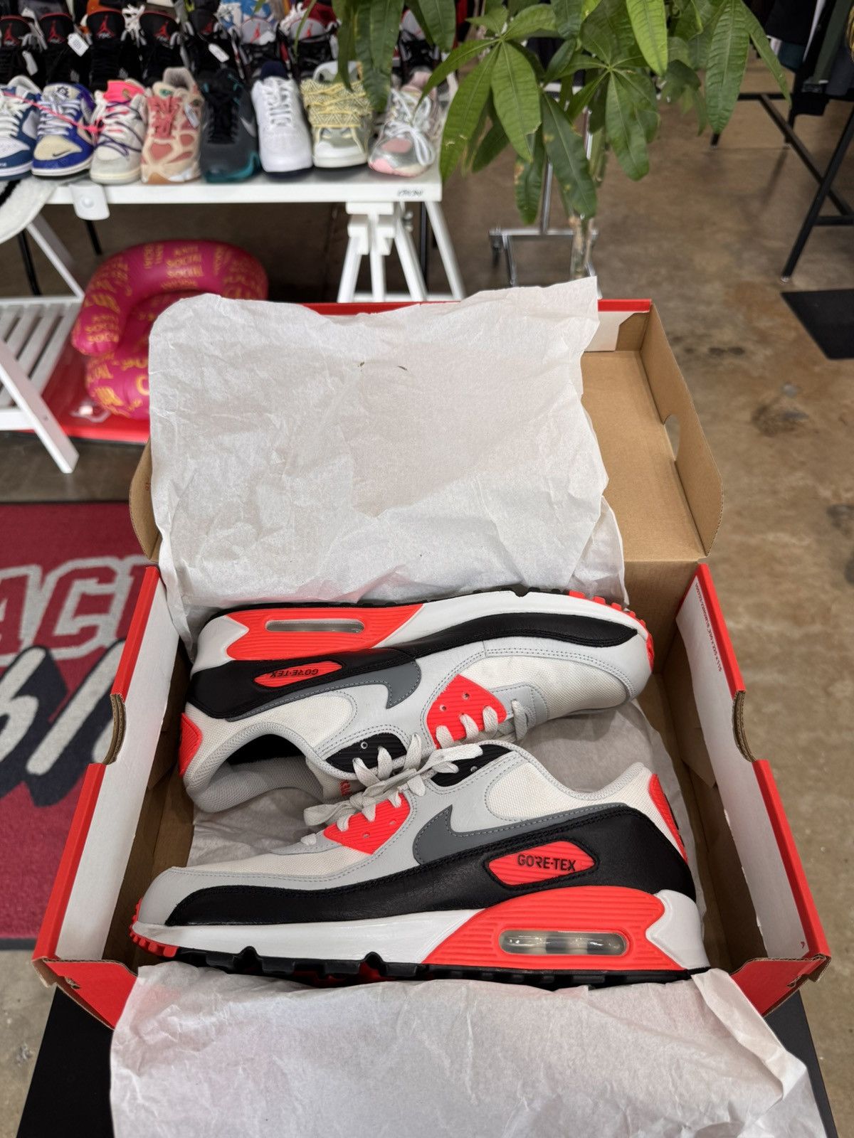 Nike Nike Air Max 90 Gore-Tex Infrared Size 9.5 (2024) Size US 9.5 / EU 42-43 - 10 Thumbnail