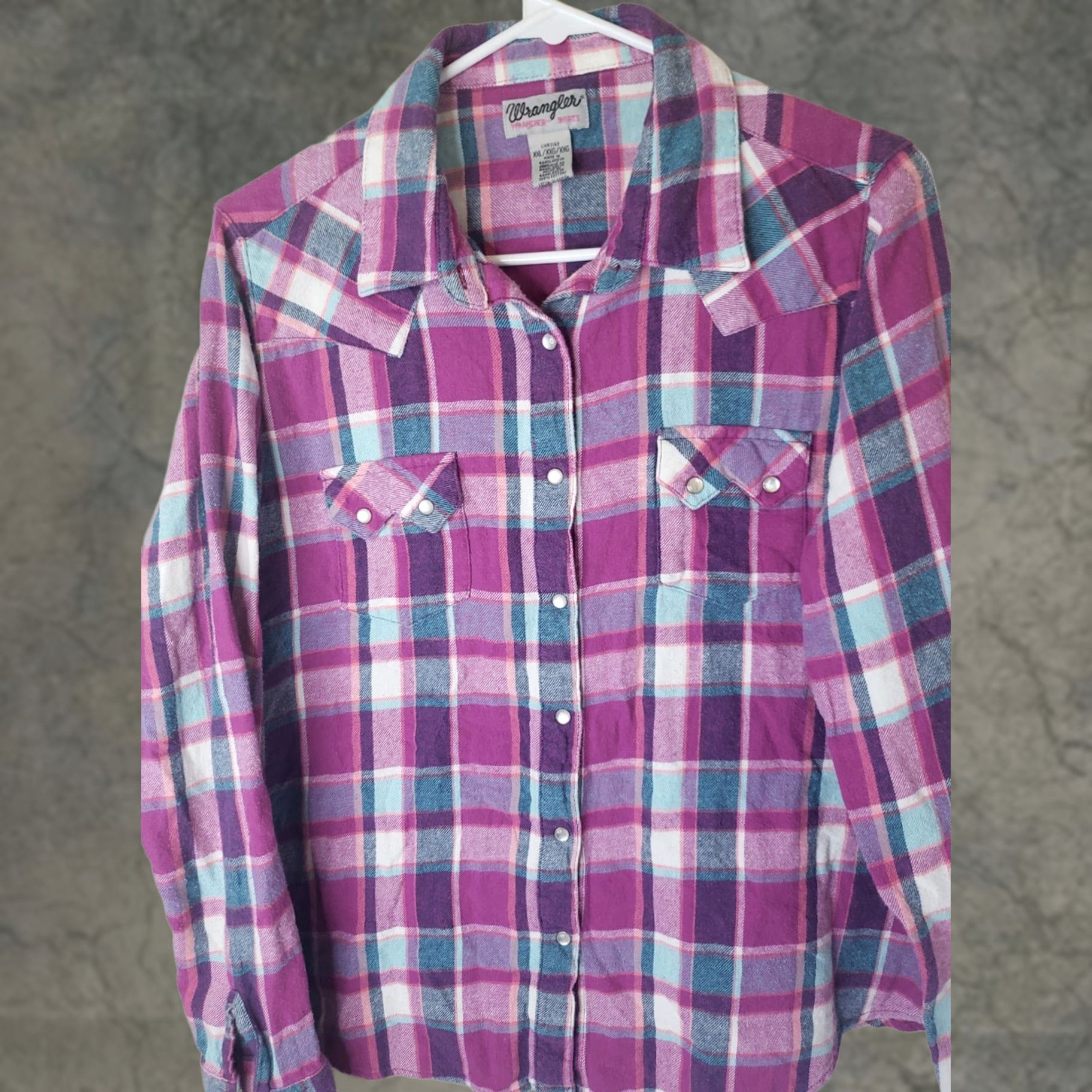 Wrangler VINTAGE Wrangler Wrancher Women's XXL Hot Pink Plaid Pearl Snap Western Shirt L/S Size XXL / US 16-18 / IT 52-54 - 1 Thumbnail