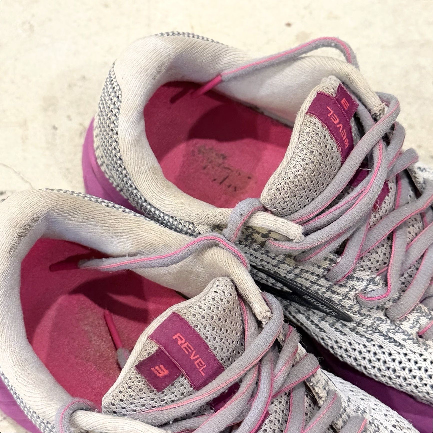 Brooks Brooks Revel Athletic Sneakers Womens Size 8 Gray Purple Running 1203021B034 Low Top Shoes Logo Modern Sportwear Sneakers Women Size US 6 / IT 36 - 3 Thumbnail