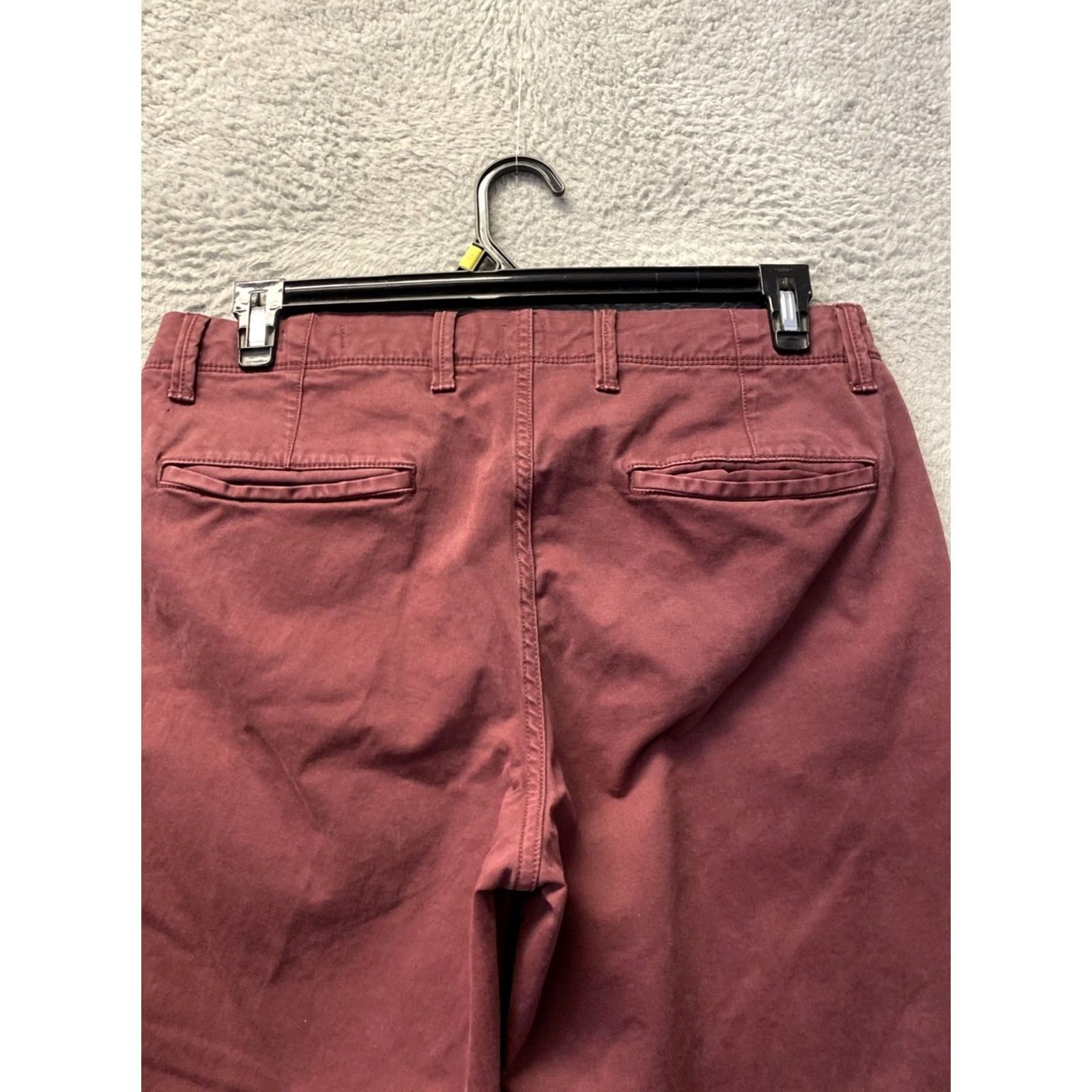 Gap Gap Chino Pants Mens 33x32 Slim Chino Pants Maroon Cotton Twill Pockets Button Zip Slim Stretch Casual Men’s Pants Size US 33 - 7 Thumbnail
