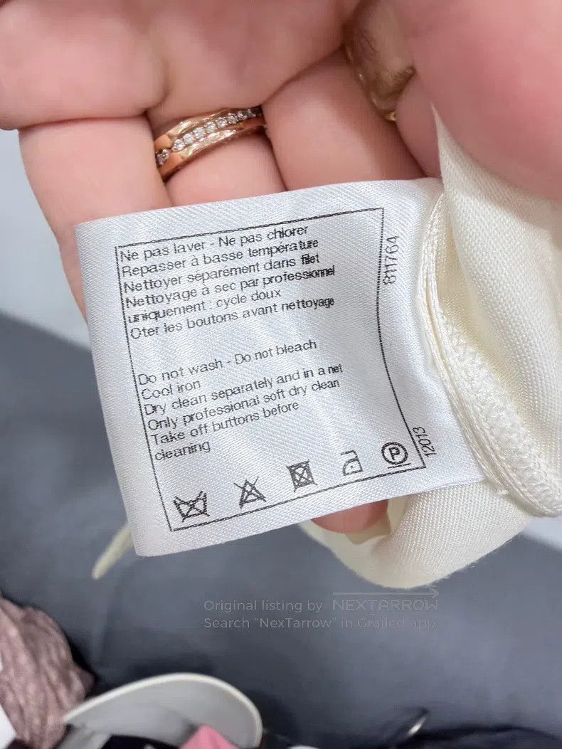 Chanel Chanel Double-row milk-white glosy shirt sleeveless Size S / US 4 / IT 40 - 5 Thumbnail
