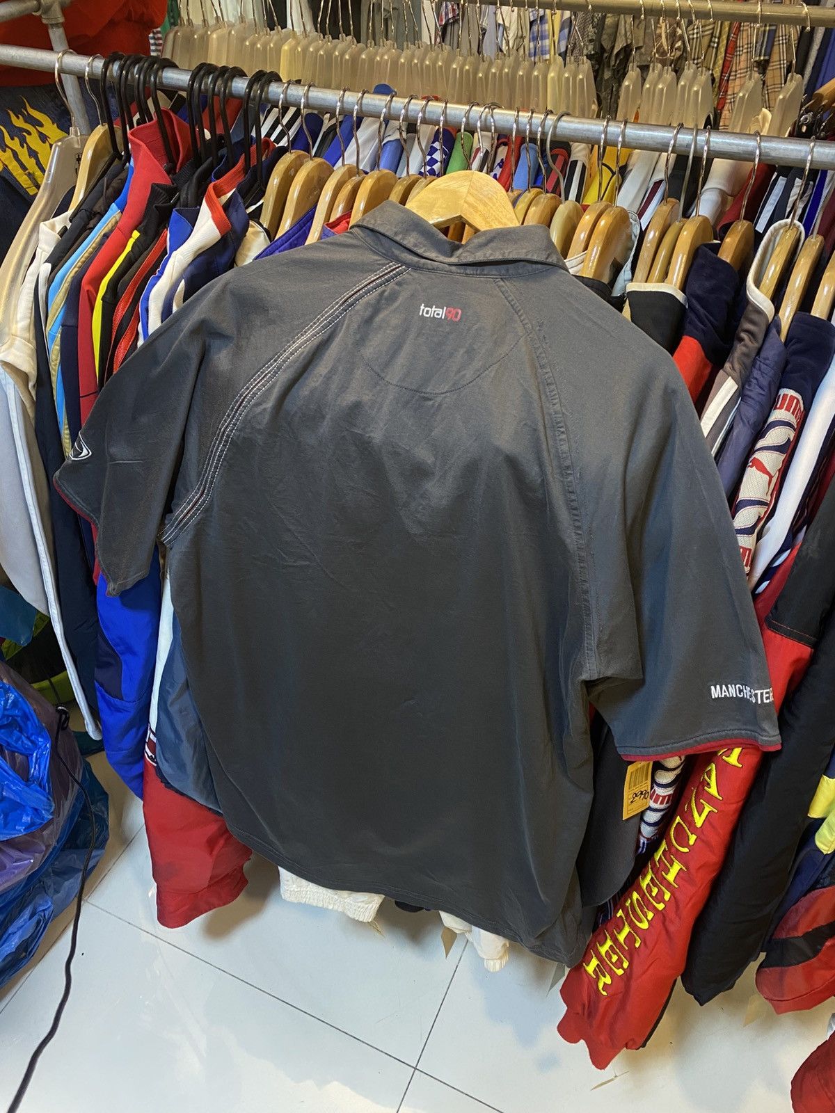 Nike Vintage 2004-2005 Manchester United Training Polo Shirt Size US L / EU 52-54 / 3 - 3 Thumbnail