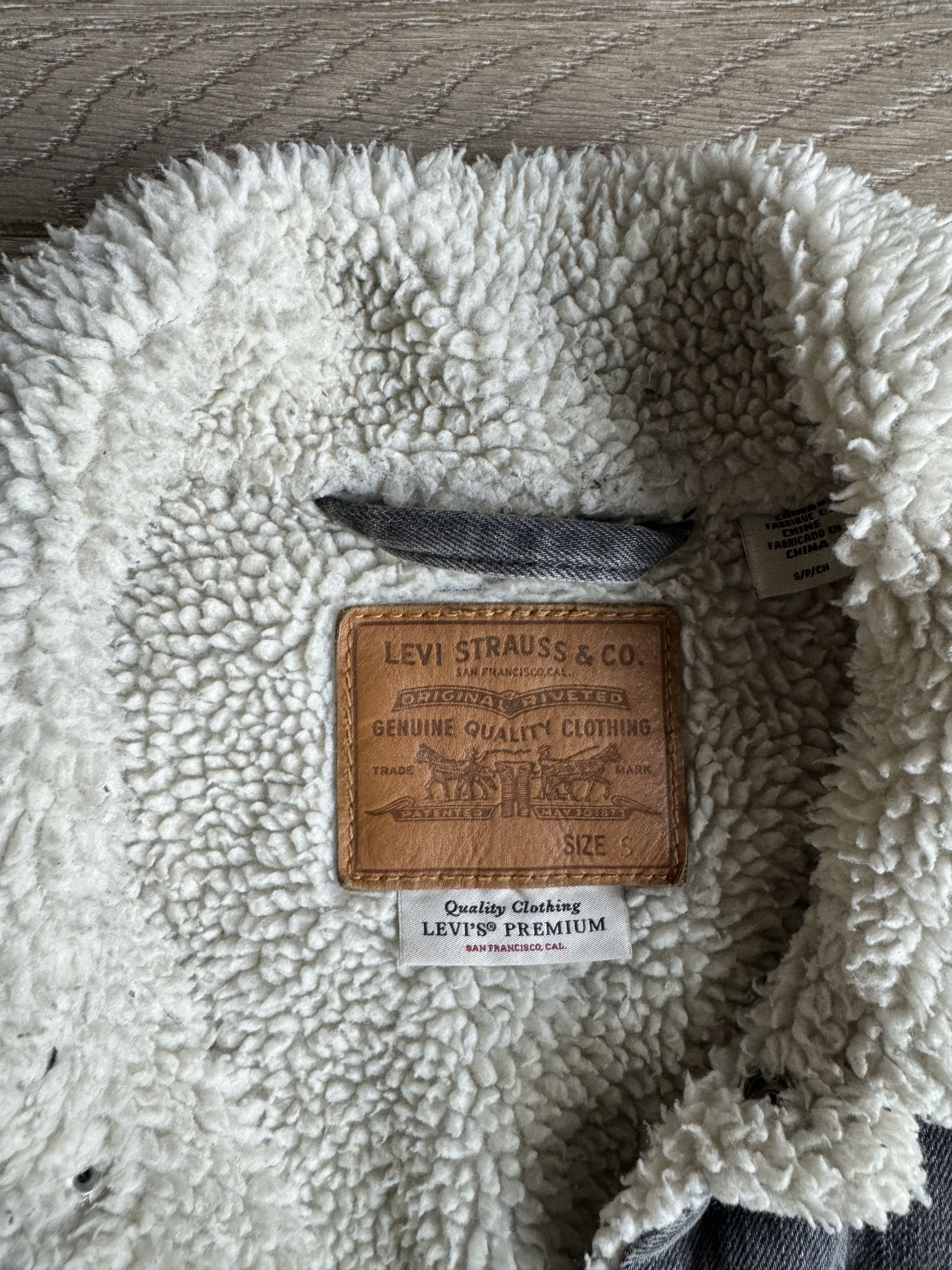 Levi's Levi's Vintage Sherpa Trucker Jacket Grey Small Denim Size US S / EU 44-46 / 1 - 3 Thumbnail