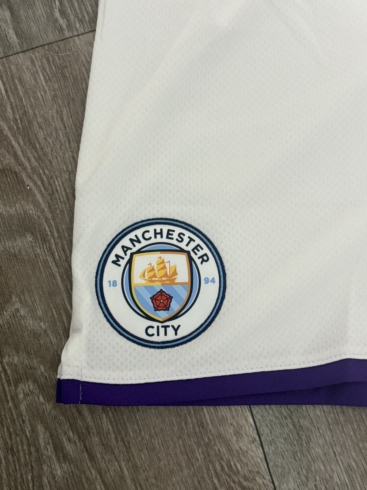 Puma Puma Manchester City Shorts BNWT White 15–16Y (176cm) Size US 28 / EU 44 - 2 Thumbnail