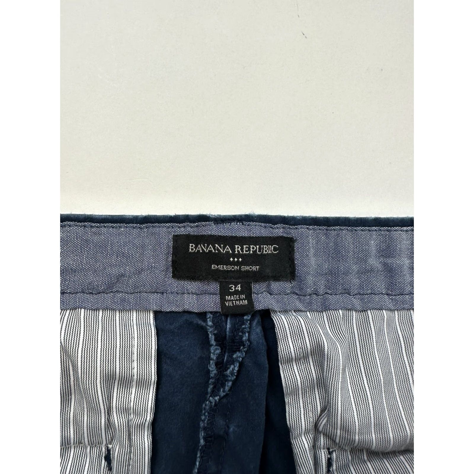 Banana Republic Banana Republic Shorts Men 34 Blue Geometric Print Chino Cotton Geometric Mens 34 Blue Size US 33 - 3 Thumbnail
