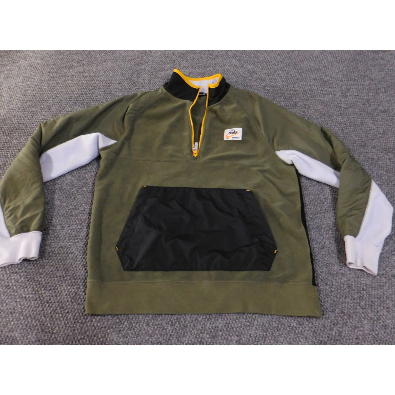 Nike Nike Sweatshirt Men M Pullover Half Zip Fleece Olive Green 1/4 Zip Pockets All Seasons Outdoor DD8968-380 Sportswear Vintage No Size US M / EU 48-50 / 2 - 5 Thumbnail
