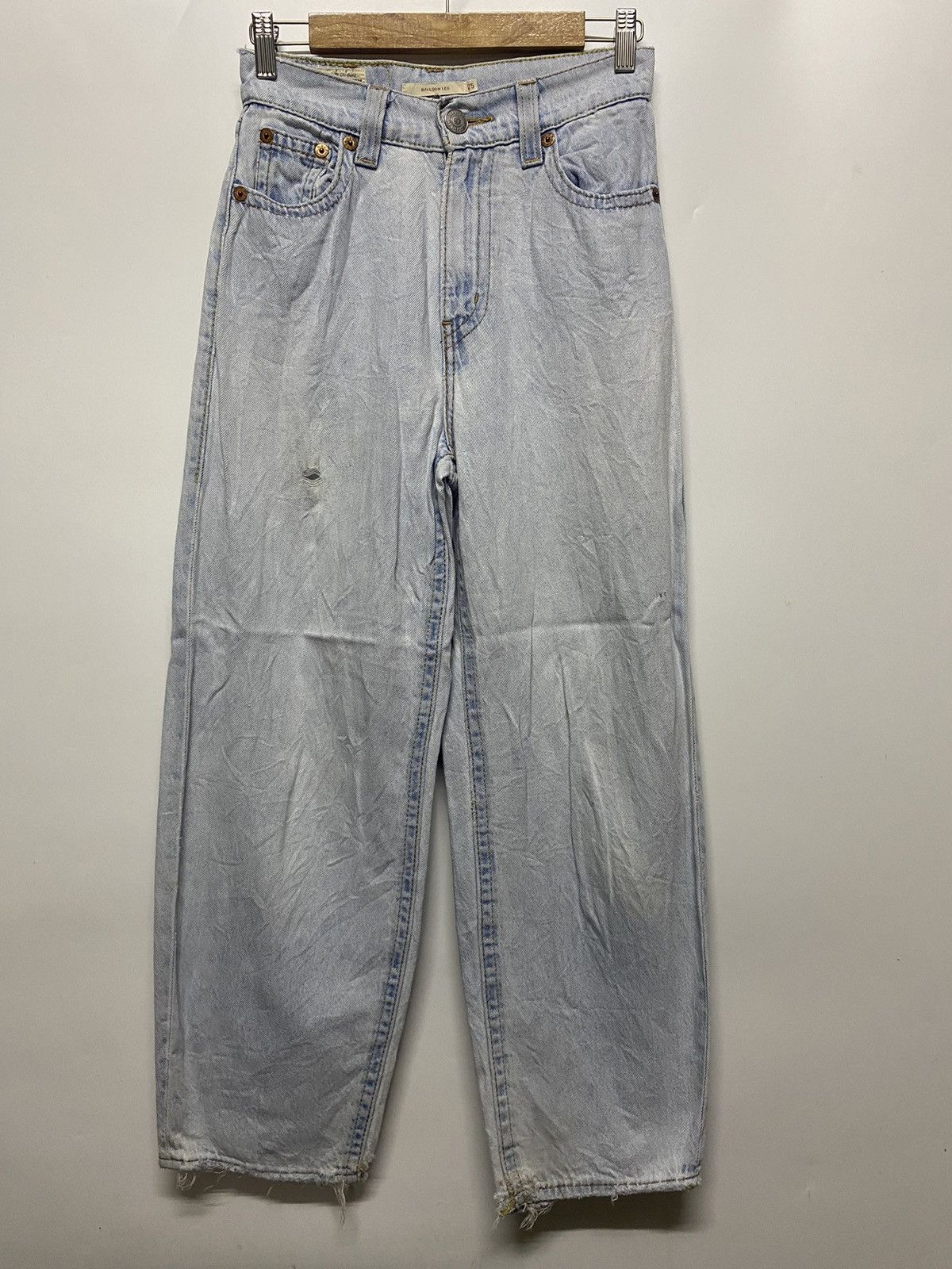 Levi's Levis Premium Jeans Distressed Denim Balloon Leg Big E Pants Size 26" / US 2 / IT 38 - 1 Thumbnail