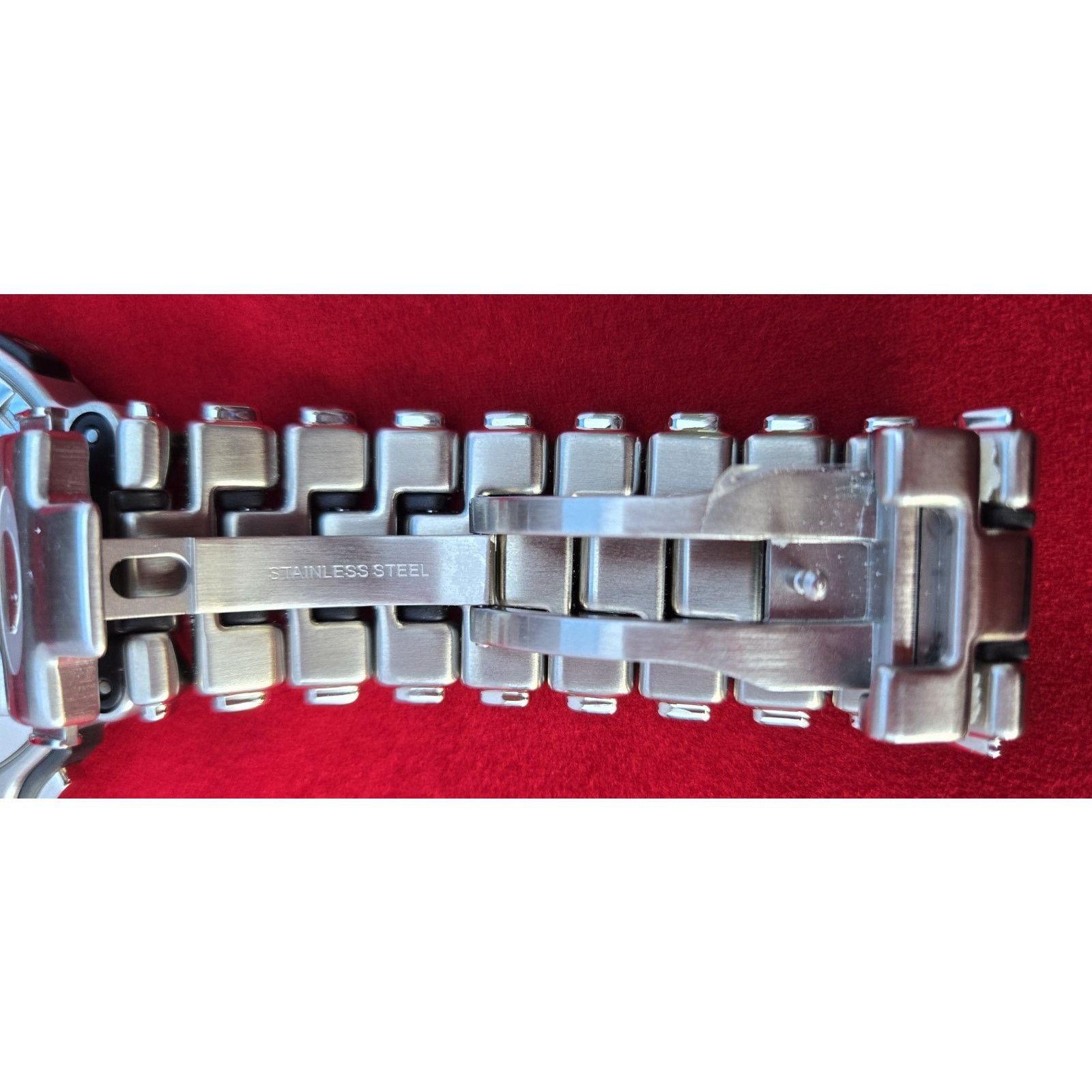 Oakley NEW Oakley Crystal Crankcase Swiss Dive Watch Stainles Steel Size 32 - 8 Thumbnail