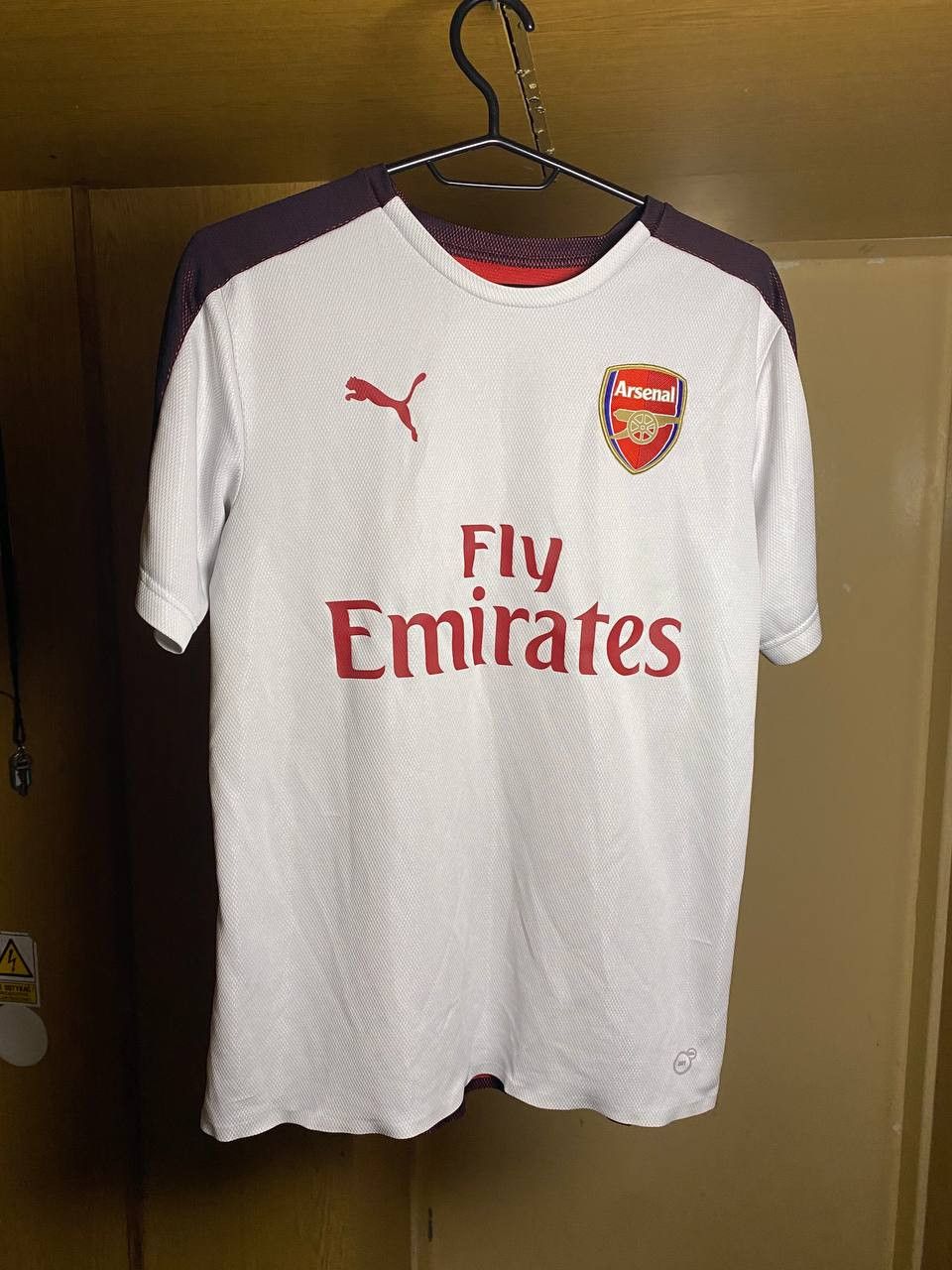 Puma × Vintage 🔴⚪️ Arsenal Away Jersey 2018/19 — Puma x Fly Emirates ⚪️🔴 Size US S / EU 44-46 / 1 - 1 Thumbnail
