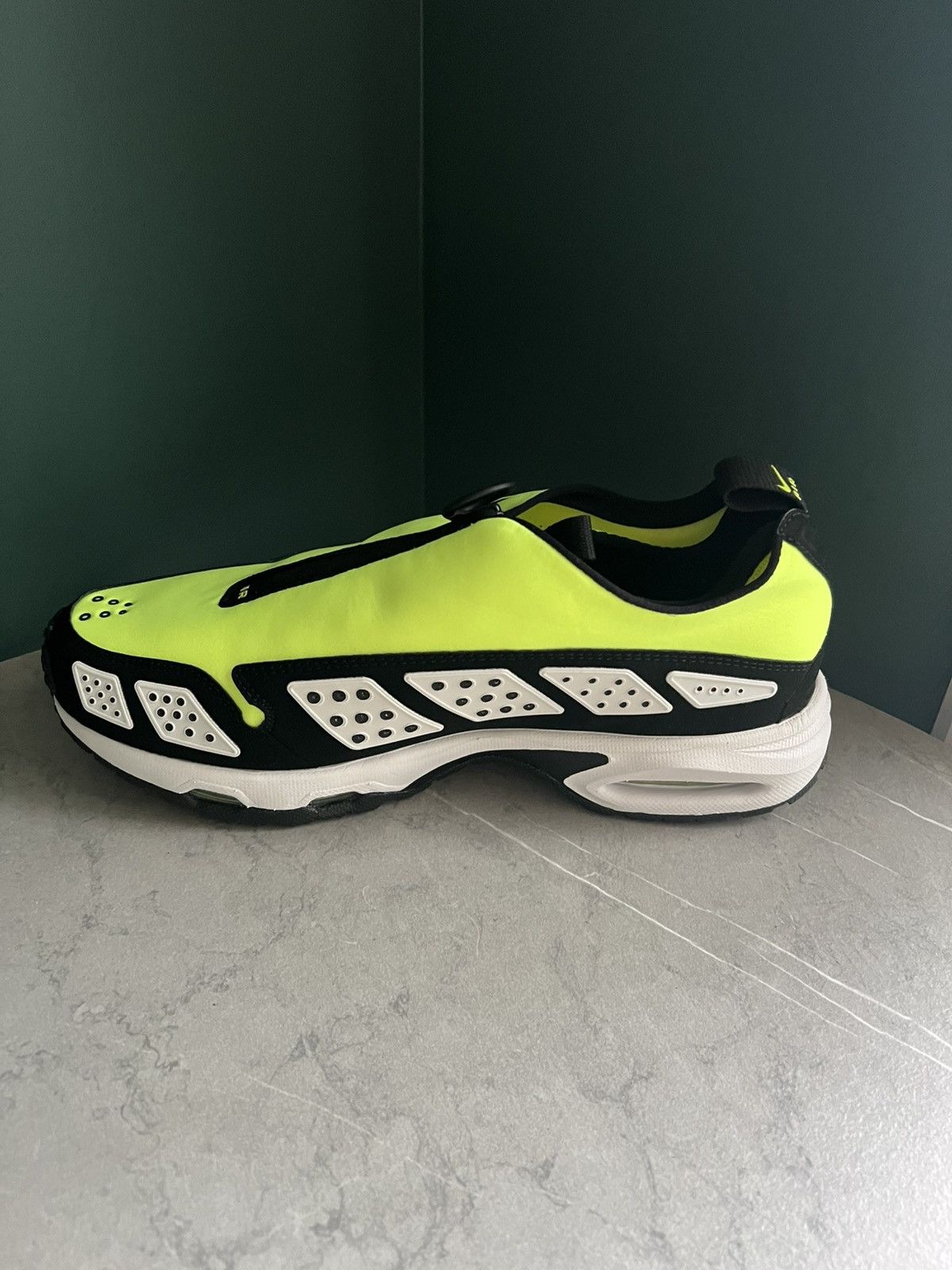 Nike Nike Air Max SNDR 40.5/M9/W10.5 Size US 9 / EU 42 - 1 Thumbnail