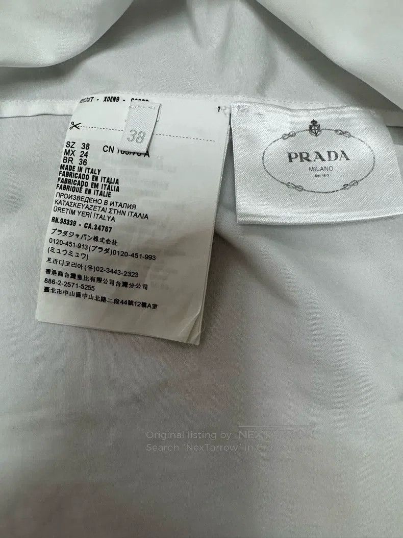 Prada Prada SS22 solid colour V-neck classic letter logo pattern Size XS / US 0-2 / IT 36-38 - 2 Thumbnail