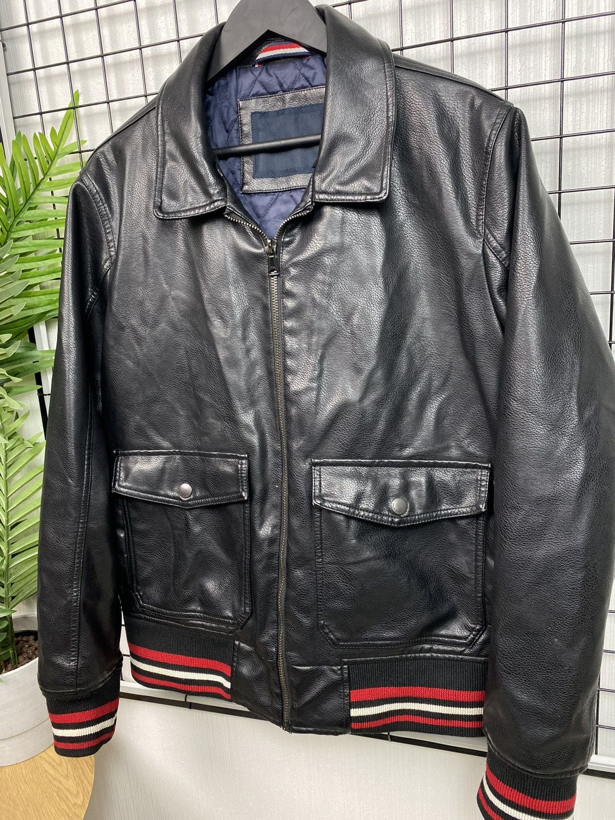 Tommy Hilfiger Rare Tommy Hilfiger Aviator Top Gun jacket Faux leather L Size US L / EU 52-54 / 3 - 3 Thumbnail