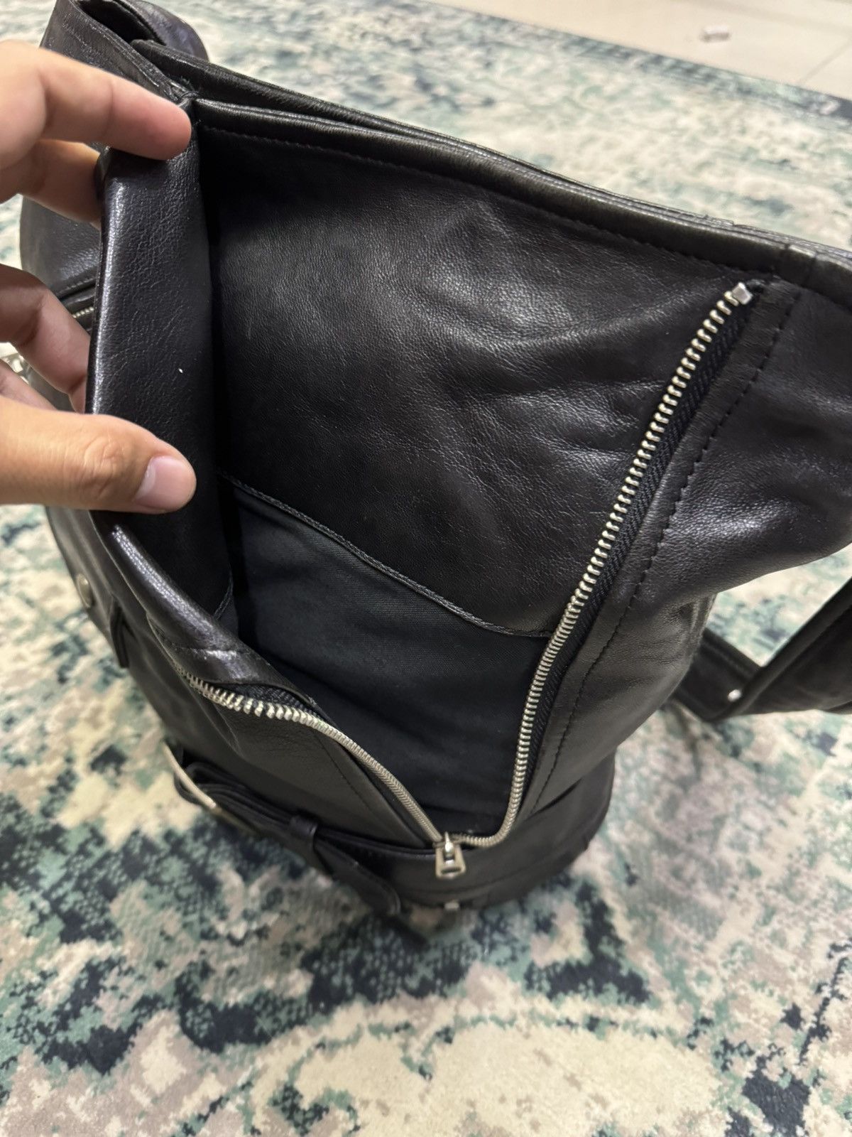 Genuine Leather BEAUTIFUL PEOPLE BELTED LEATHER JACKET BAG Size ONE SIZE - 7 Thumbnail