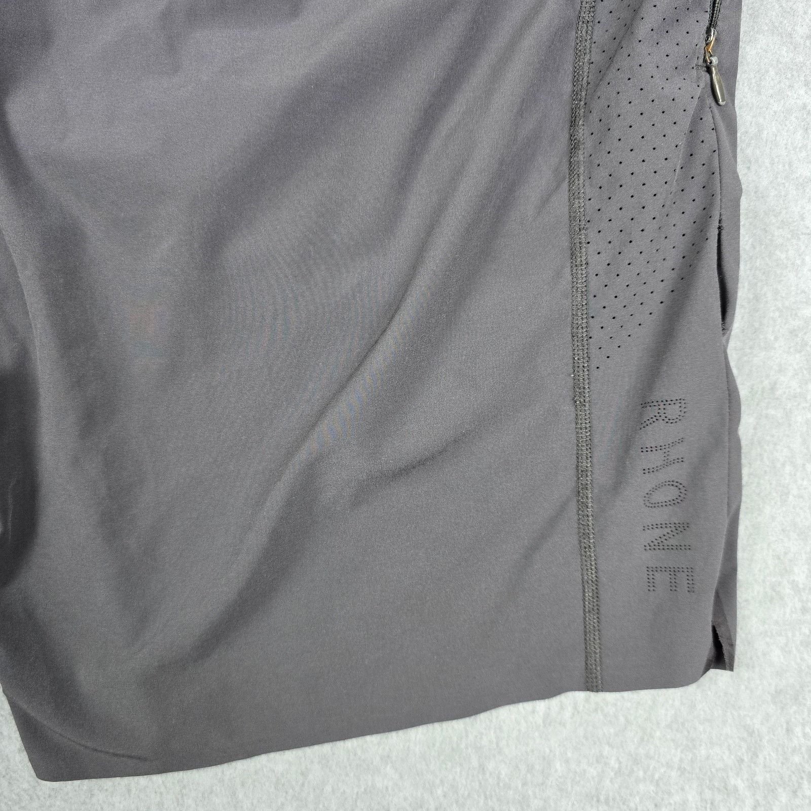 Rhone Rhone Medium Gray Athletic Shorts Lined Drawstring Pockets Size US 32 / EU 48 - 14 Thumbnail