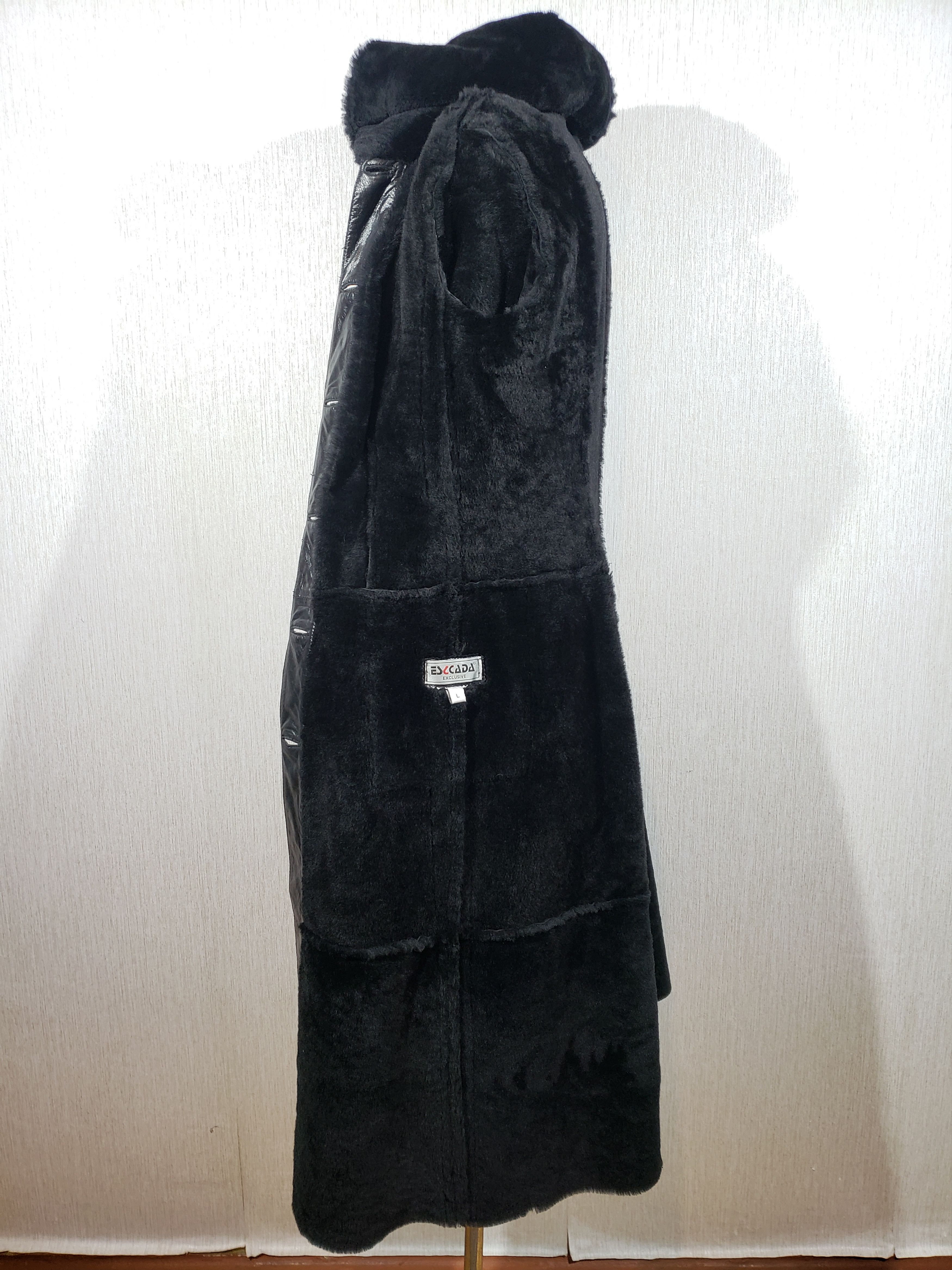 Other Stylish black sheepskin coat with a warm hood. Size L / US 10 / IT 46 - 8 Thumbnail