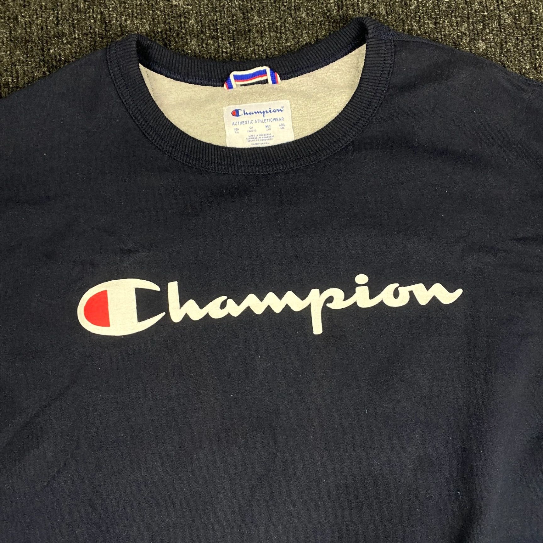 Champion VINTAGE Champion Crewneck Sweatshirt Navy Blue XXL 2XL Logo Embroidered Cotton Blend Fleece Men Pullover Sweatshirt Blue 50/50 American Logo Mens Size US XXL / EU 58 / 5 - 2 Thumbnail