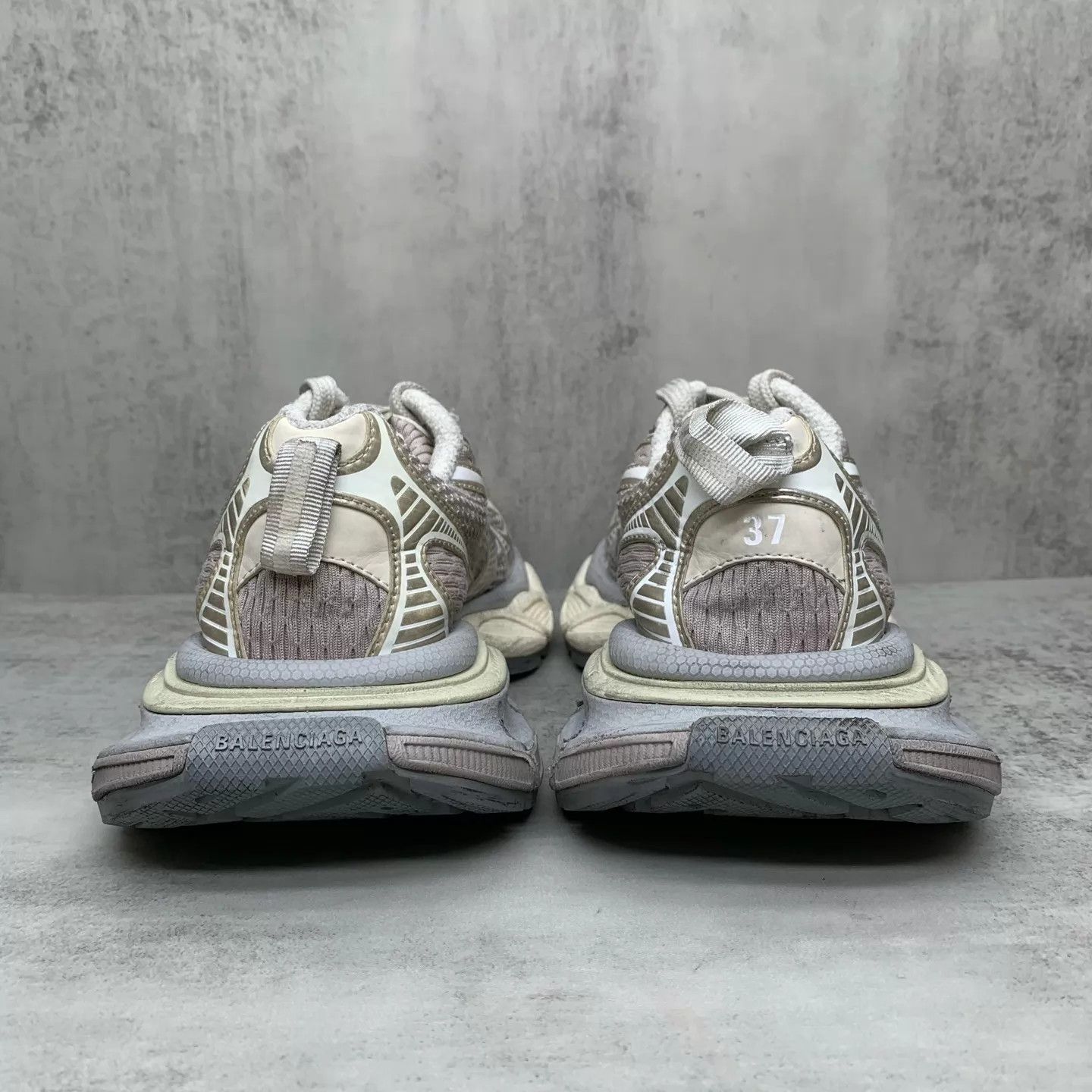 Balenciaga Balenciaga 3XL Light Beige Distressed 37 Size US 6.5 / IT 36.5 - 5 Thumbnail