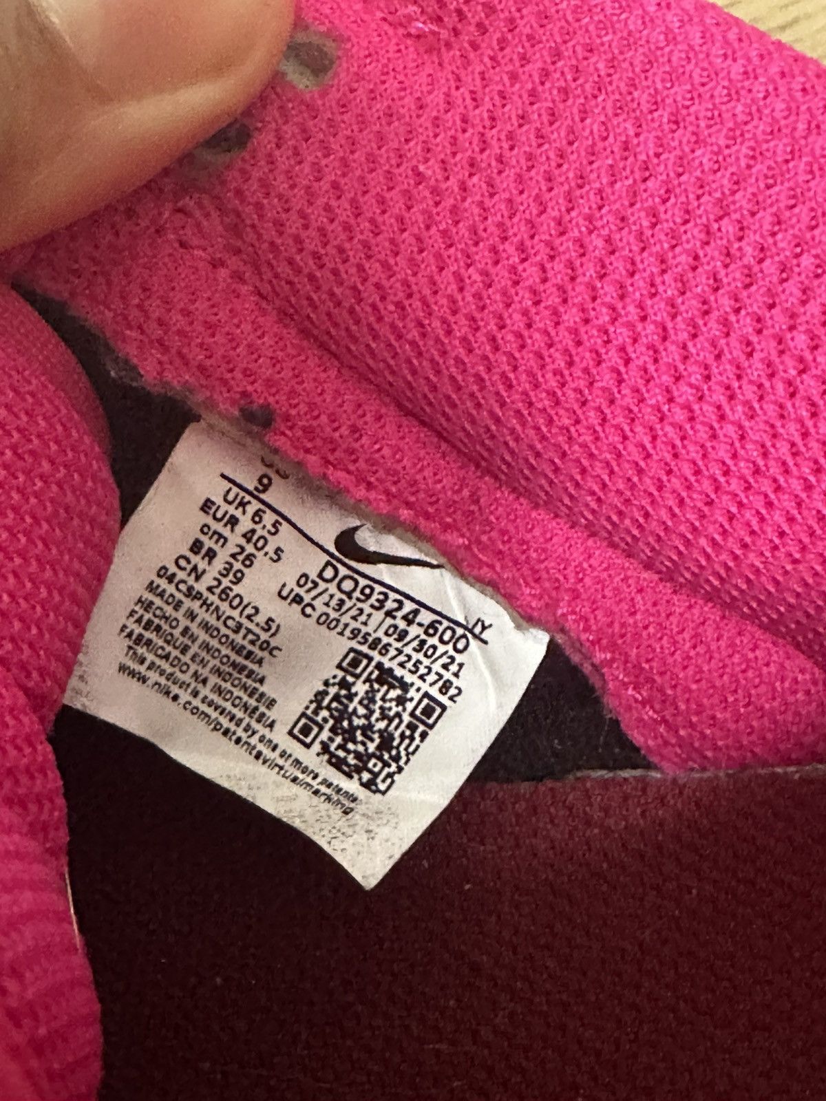 Nike Nike Wmns Valentines Day Dunks - size US 9 Size US 9 / IT 39 - 3 Thumbnail