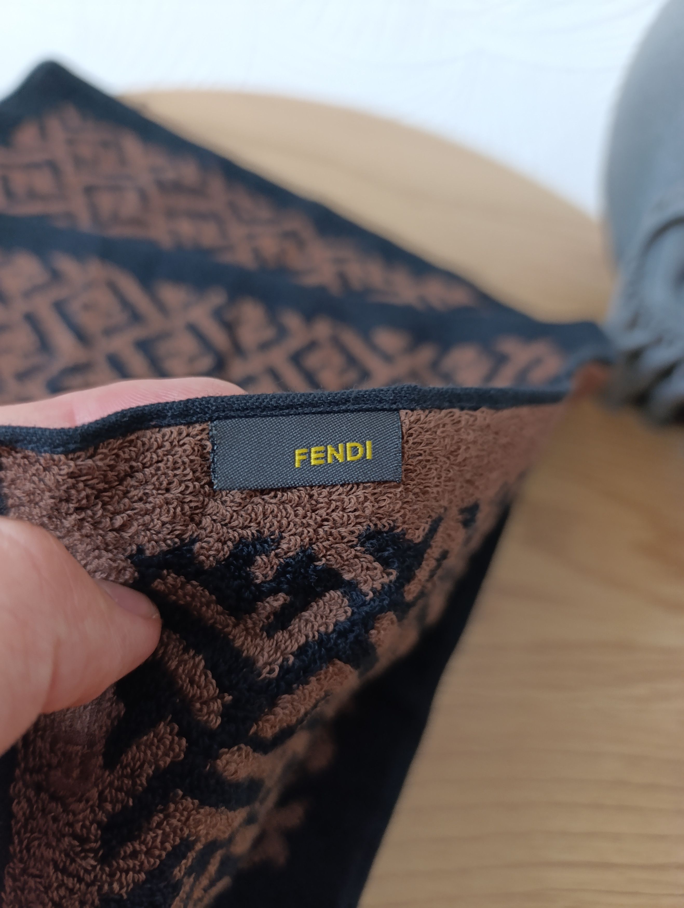 Fendi FENDI MONOGRAM TWO SMALL HANDS COTTON TOWEL VINTAGE Size ONE SIZE - 4 Thumbnail