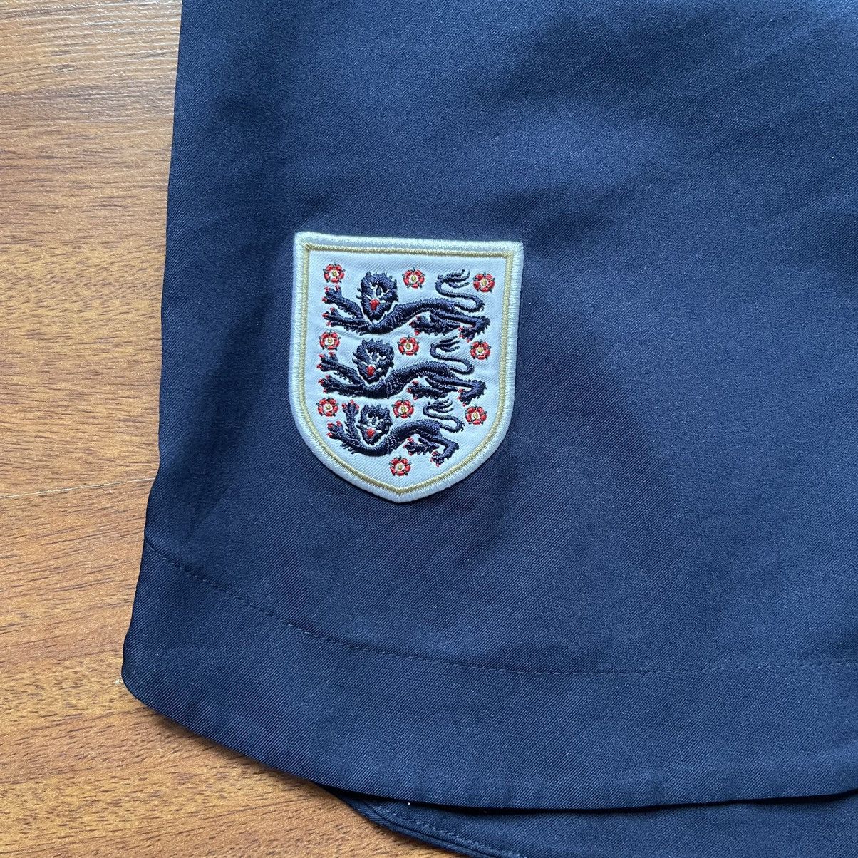 Nike × Vintage ENGLAND NIKE 2013 WOMEN’S EURO FOOTBALL HOME SHORTS Size 27" / US 4 / IT 40 - 2 Thumbnail