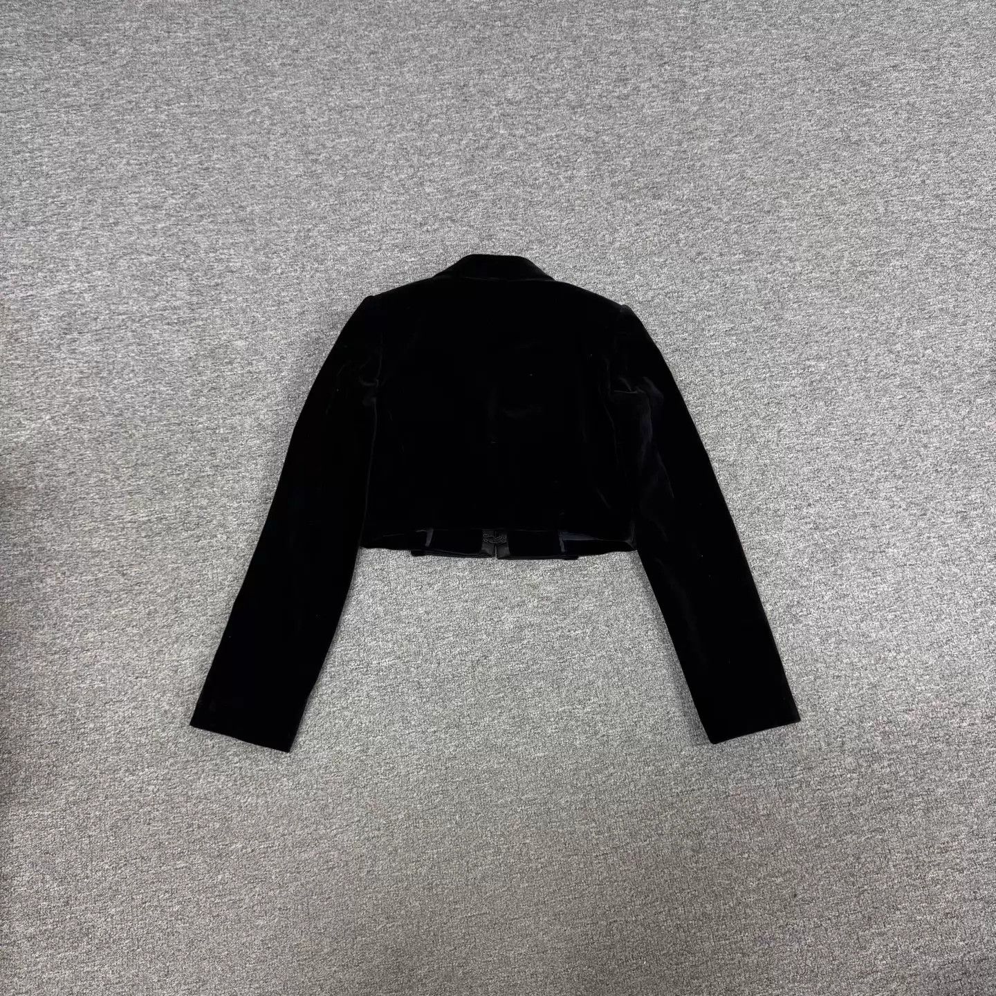 Fendi Fendi black velvet & satin short blazer 36 99new Size XS / US 0-2 / IT 36-38 - 2 Thumbnail