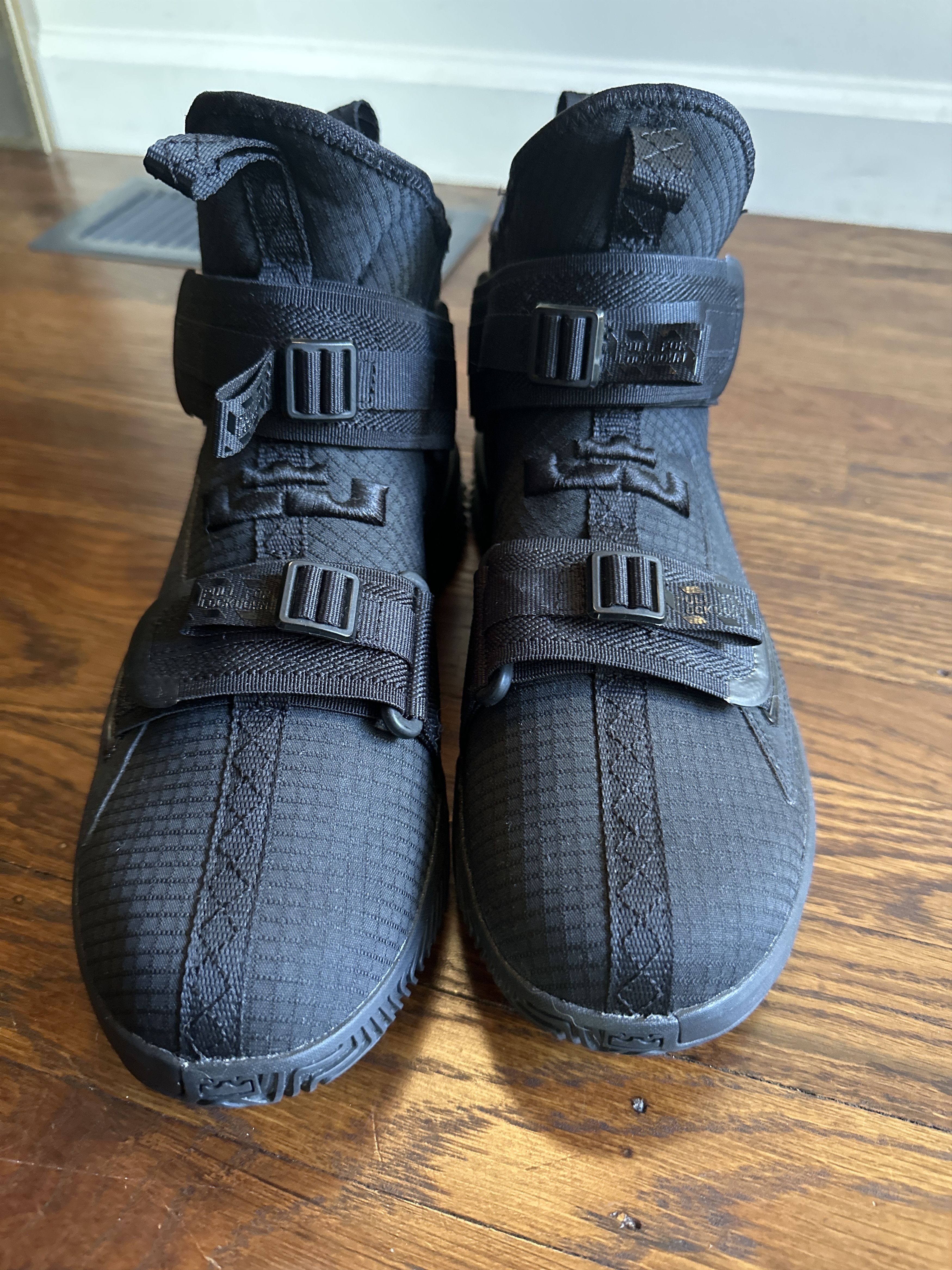 Nike Nike Lebron Soldier13 Size US 8 / EU 41 - 1 Thumbnail