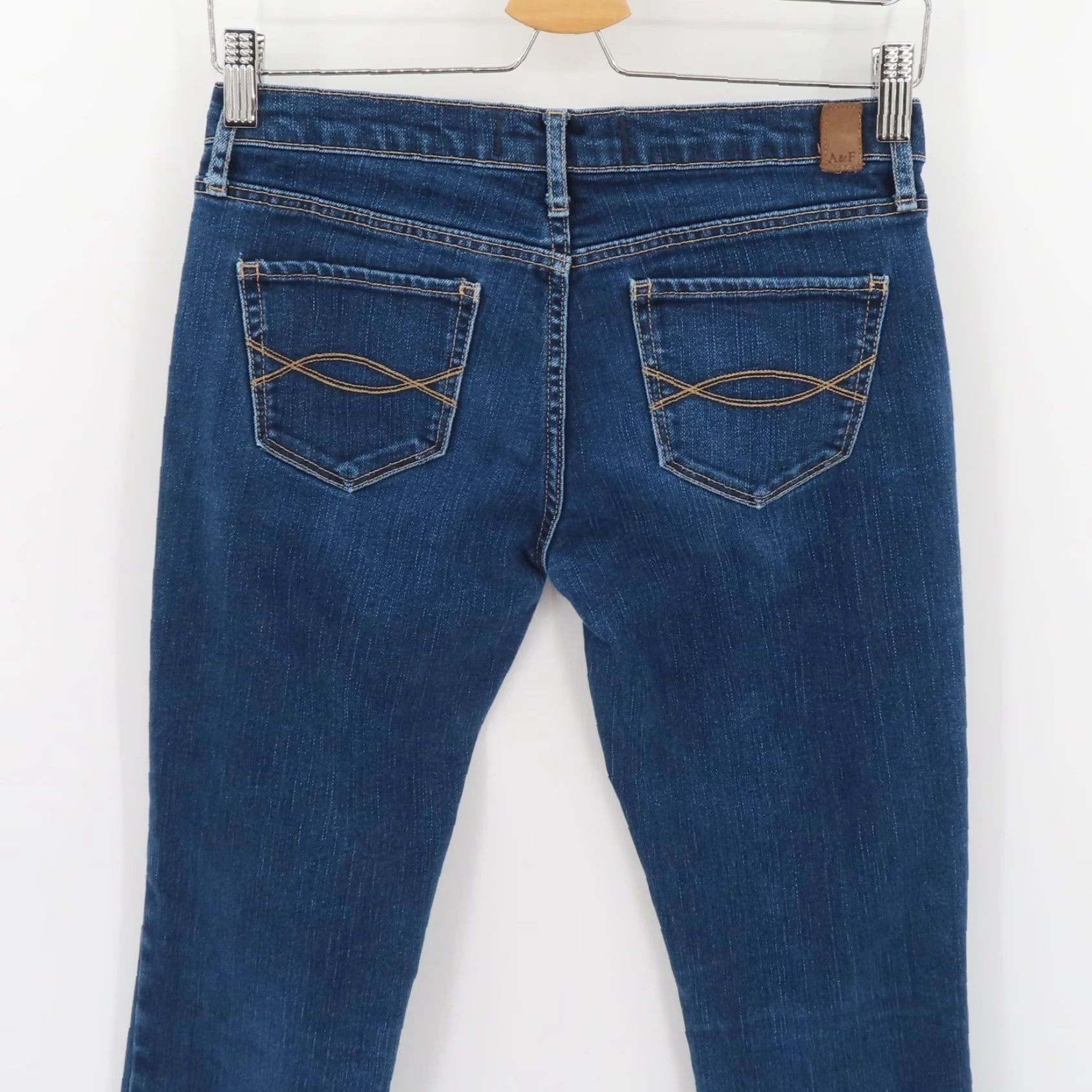 Abercrombie & Fitch Abercrombie & Fitch Jeans Women 2L 2 Long Erin Low Rise Blue Denim Cotton Blend 5-Pocket Straight Regular Size 2 Adult Womens Clothing Size 26" / US 2 / IT 38 - 6 Thumbnail