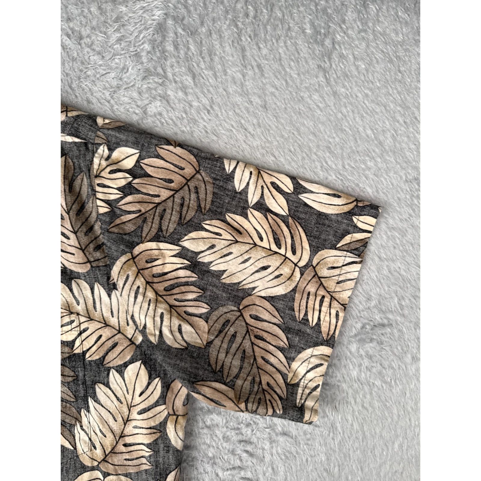 Vintage Hawaiian Shirt Unbranded Button-Up Floral Short Sleeve Gray Beige Adult Large X-Large Rayon Inside Out Size US L / EU 52-54 / 3 - 2 Thumbnail