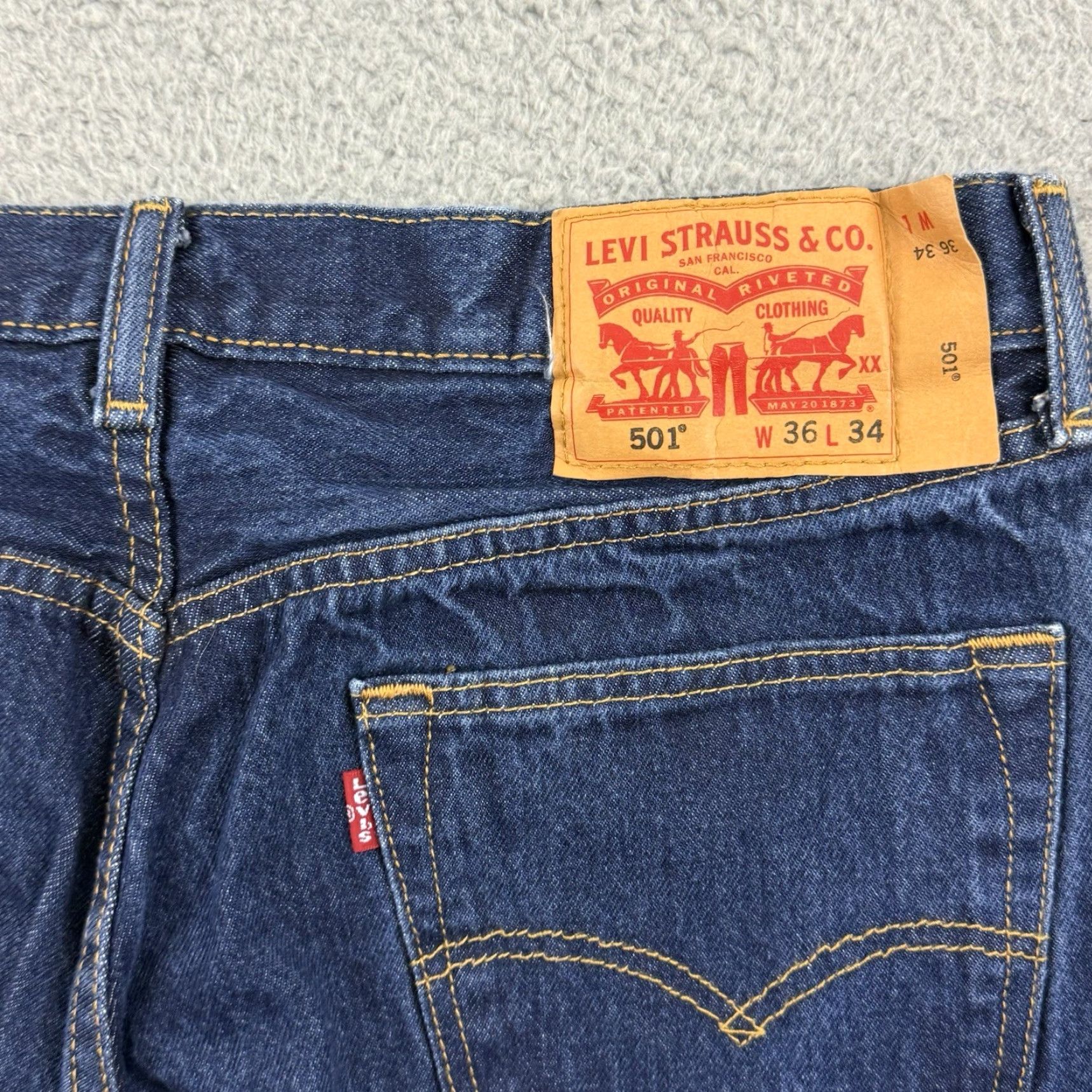 Levi's VINTAGE Levi's 501 Jeans Men 34x31 Blue Denim Straight Leg Button Fly 90s Cowboy USA 5-Pocket Mens Size US 34 / EU 50 - 7 Thumbnail