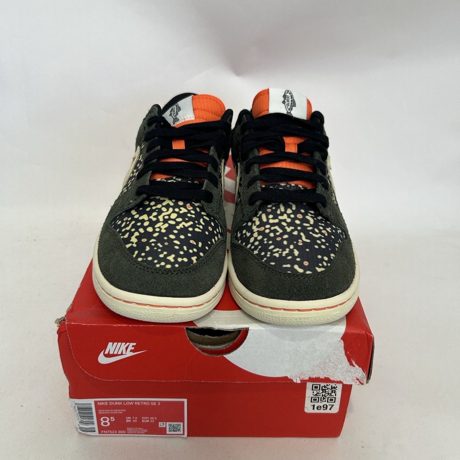 Nike Nike Dunk Low Retro SE 2 “Rainbow Trout” Sequoia Alabaster Size US 8.5 / EU 41-42 - 2 Thumbnail